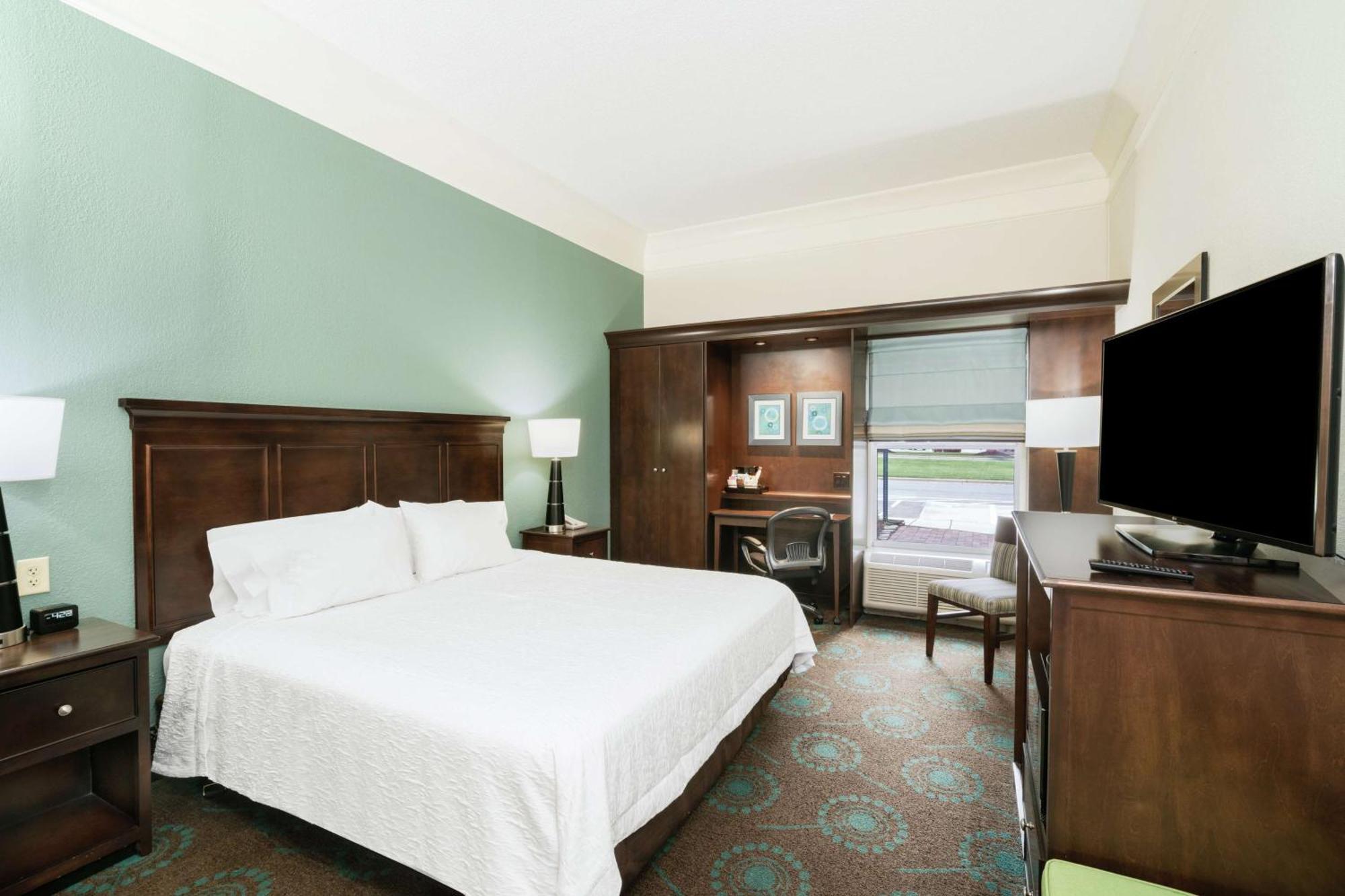 King Room Mobility Hearing Access or Non-Smoking