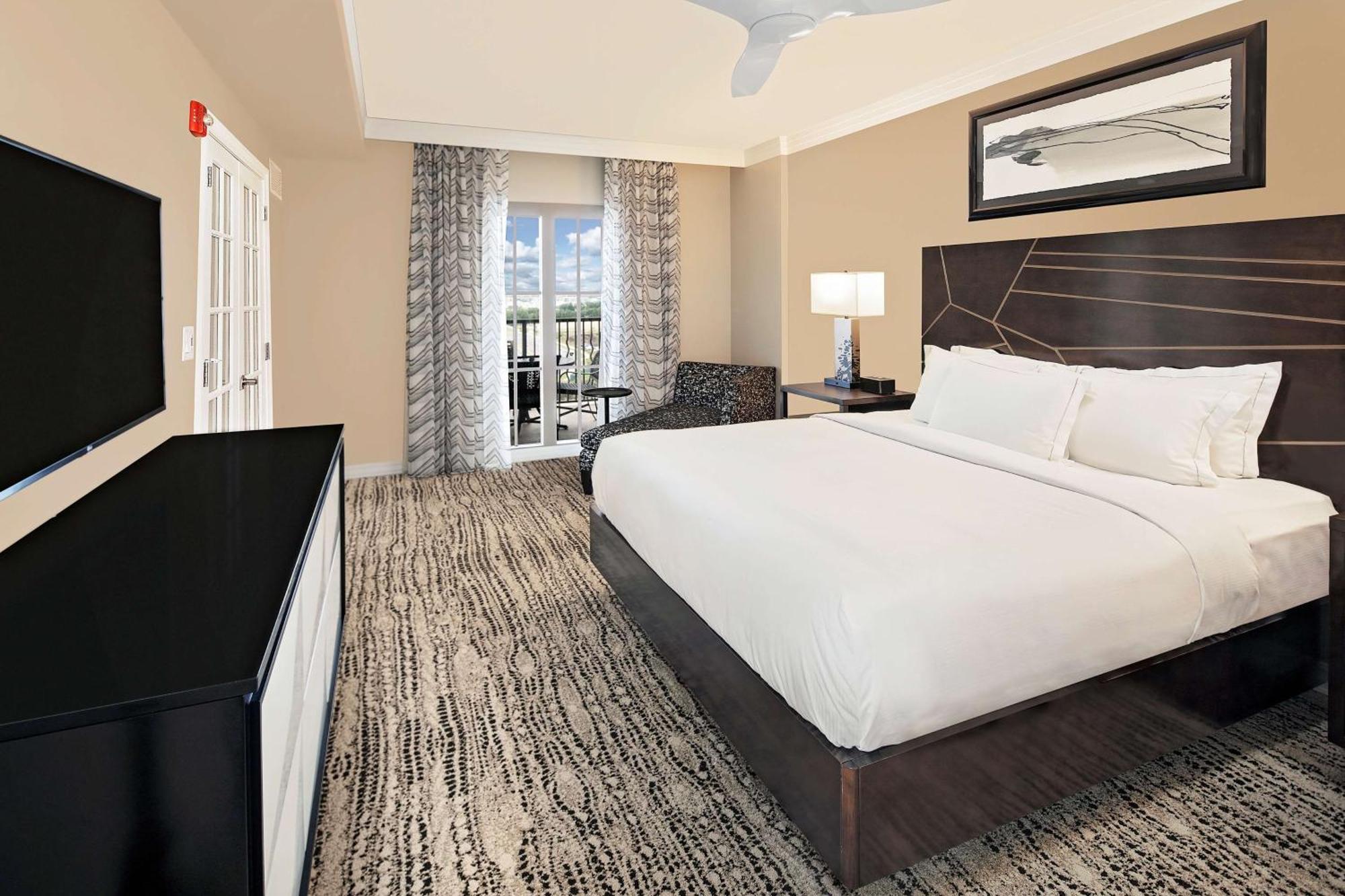 One-Bedroom King Suite Sofa Bed