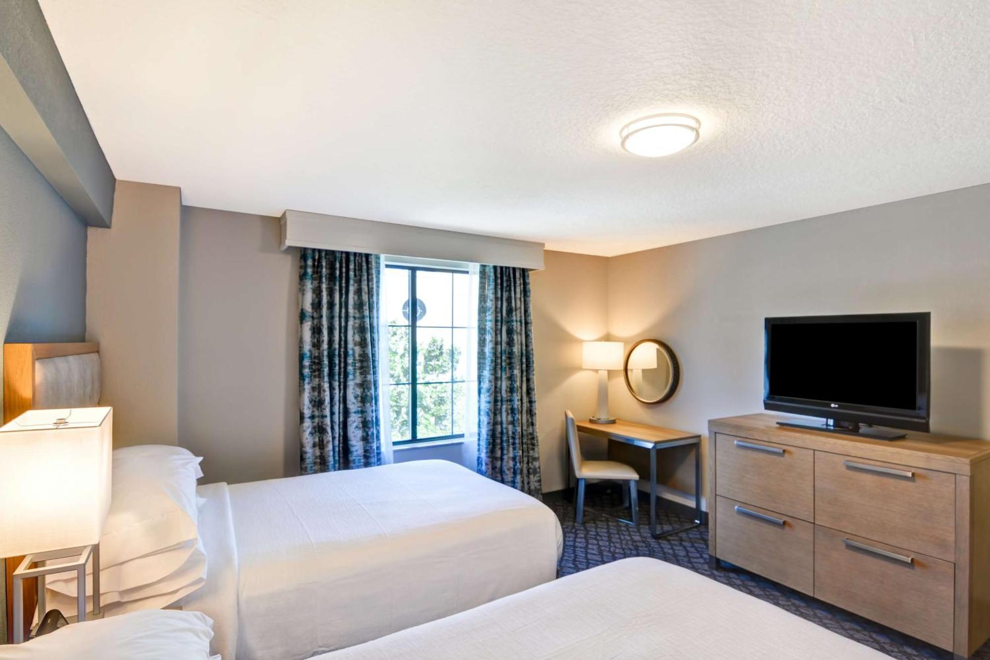 Suite Two Double Beds Non-Smoking