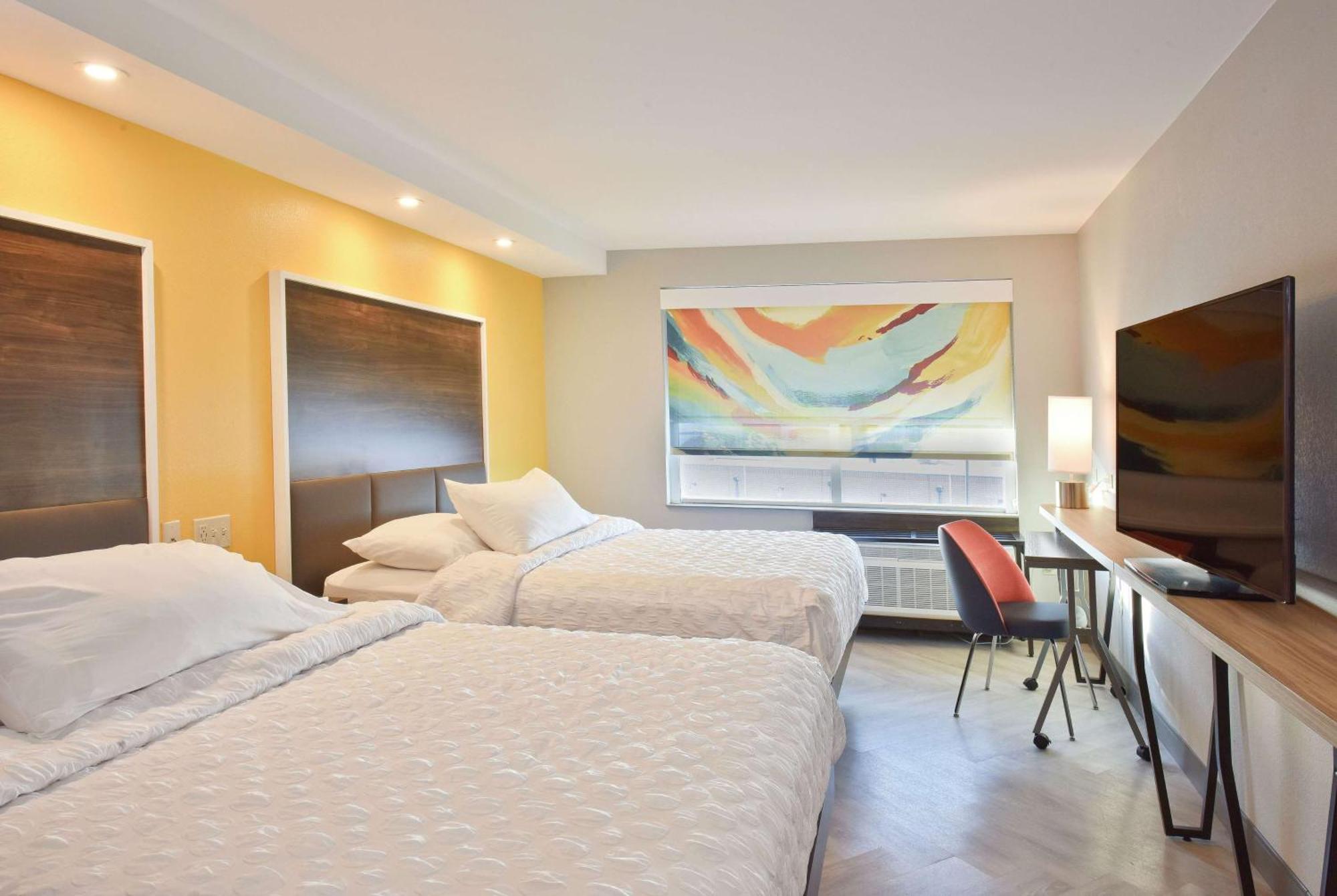 Queen Room Two Queen Beds