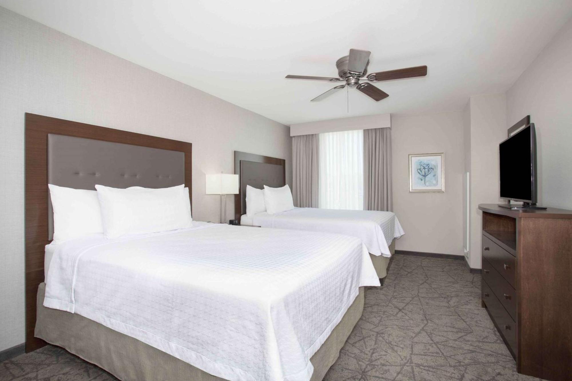 One-Bedroom Queen Suite Two Queen Beds Non-Smoking
