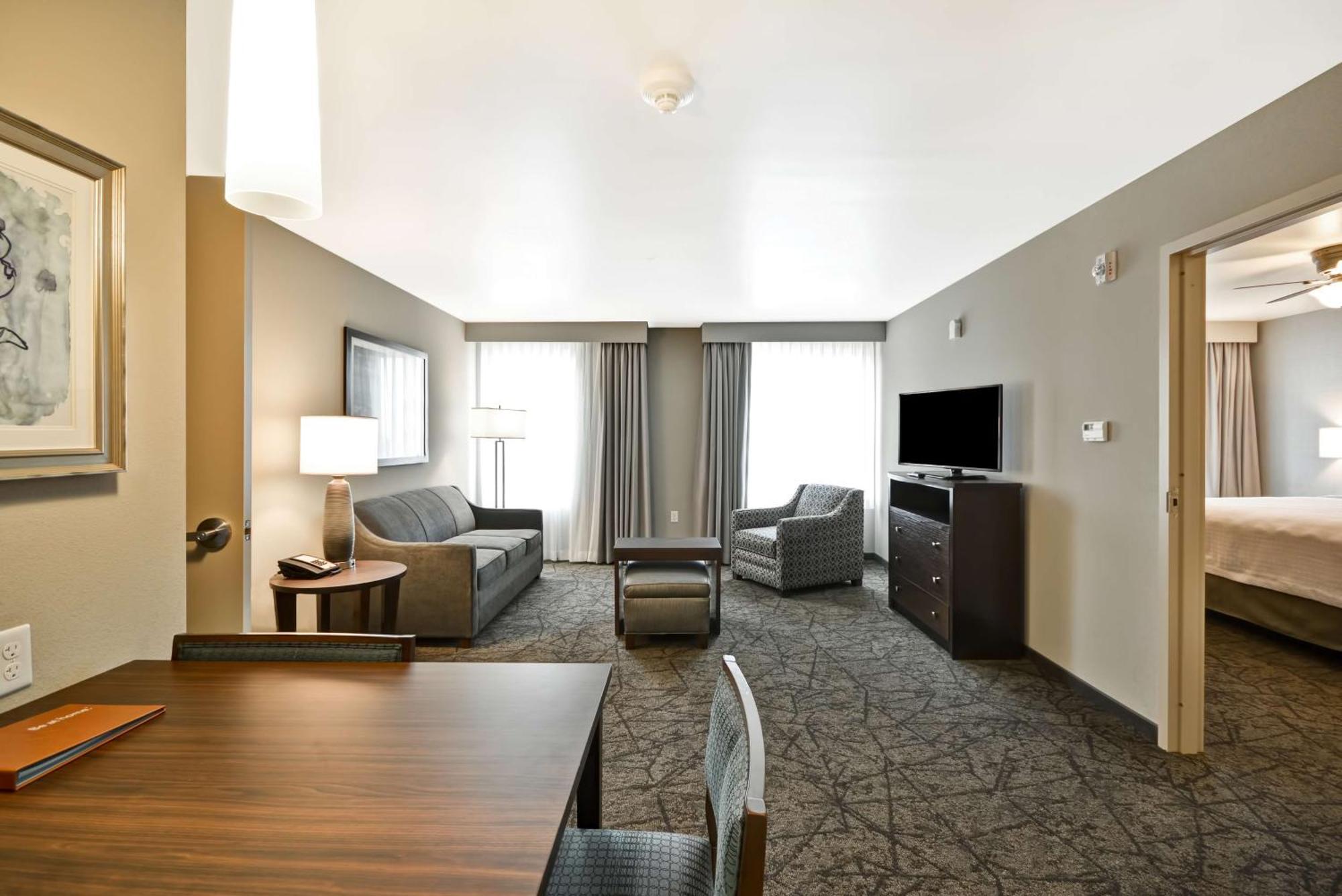 Two-Bedroom Suite Non-Smoking,1551640825:JPEG