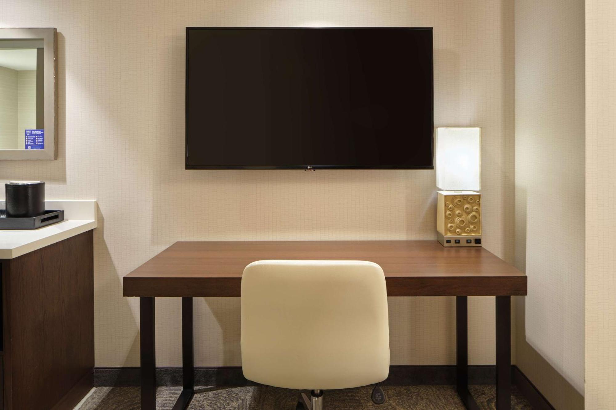 Premium King Studio Suite