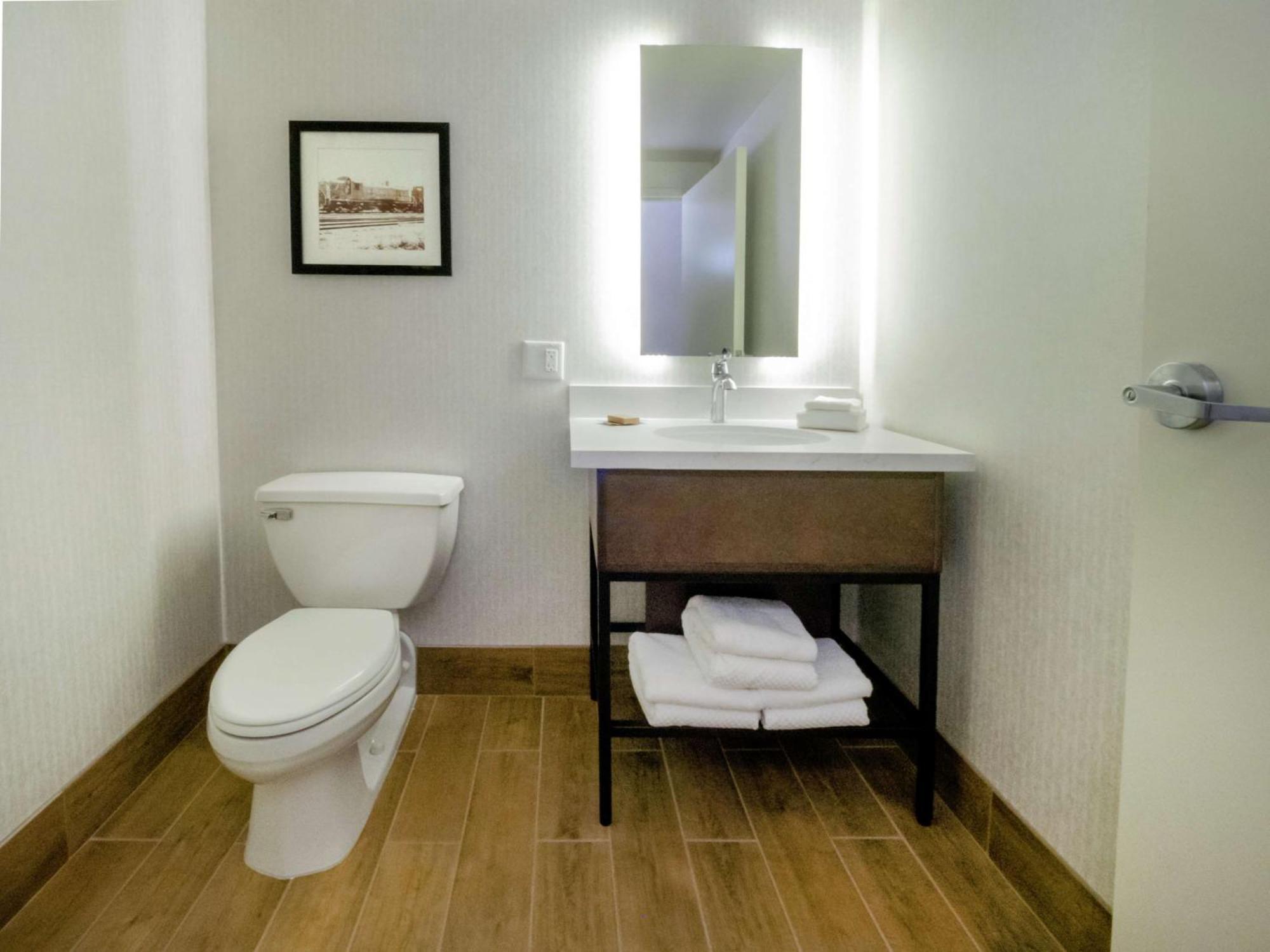 Two-Bedroom King Suite