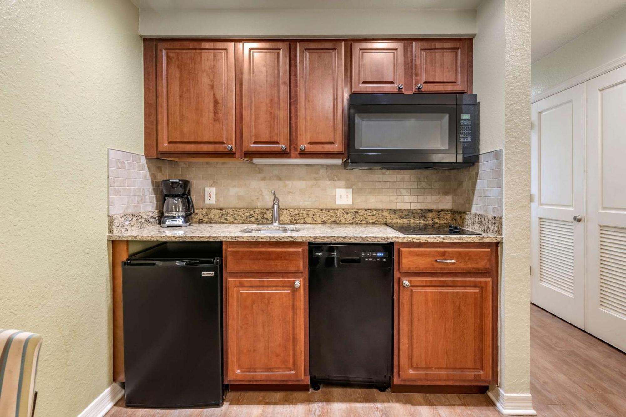 One Bedroom Queen Suite