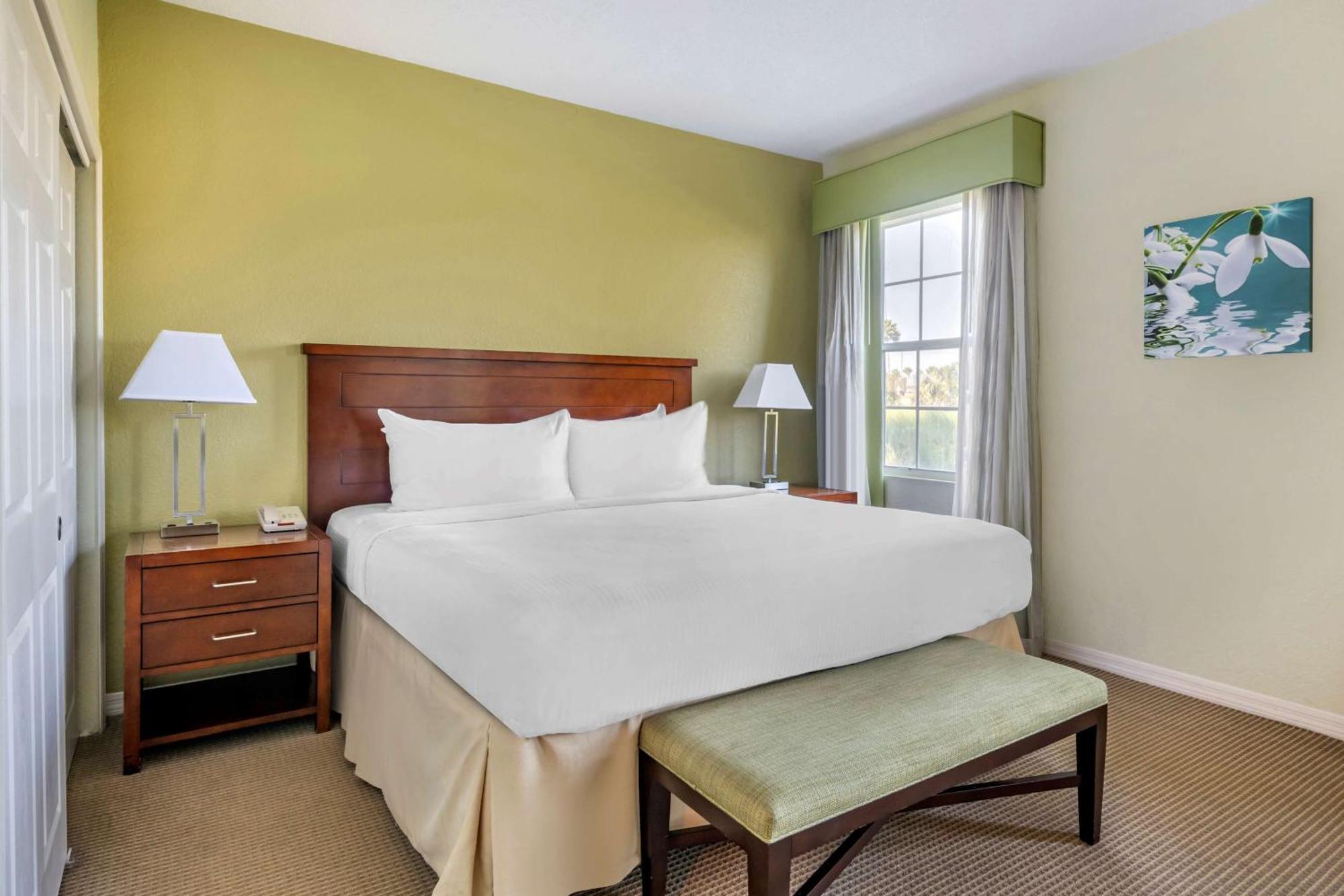 Two Bedroom Suite Roll Shower Accessible