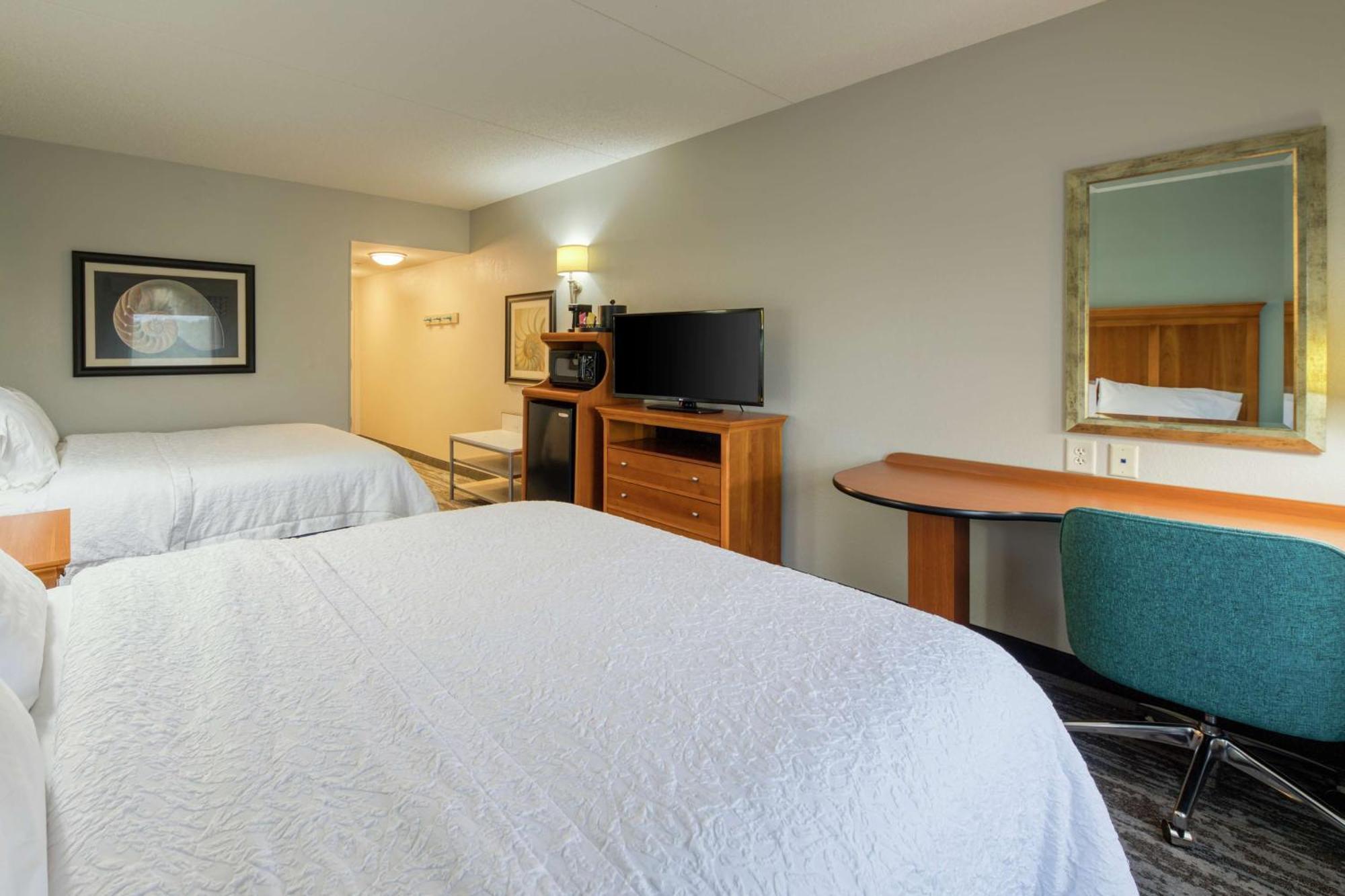 Queen Room Two Queen Beds Non-Smoking