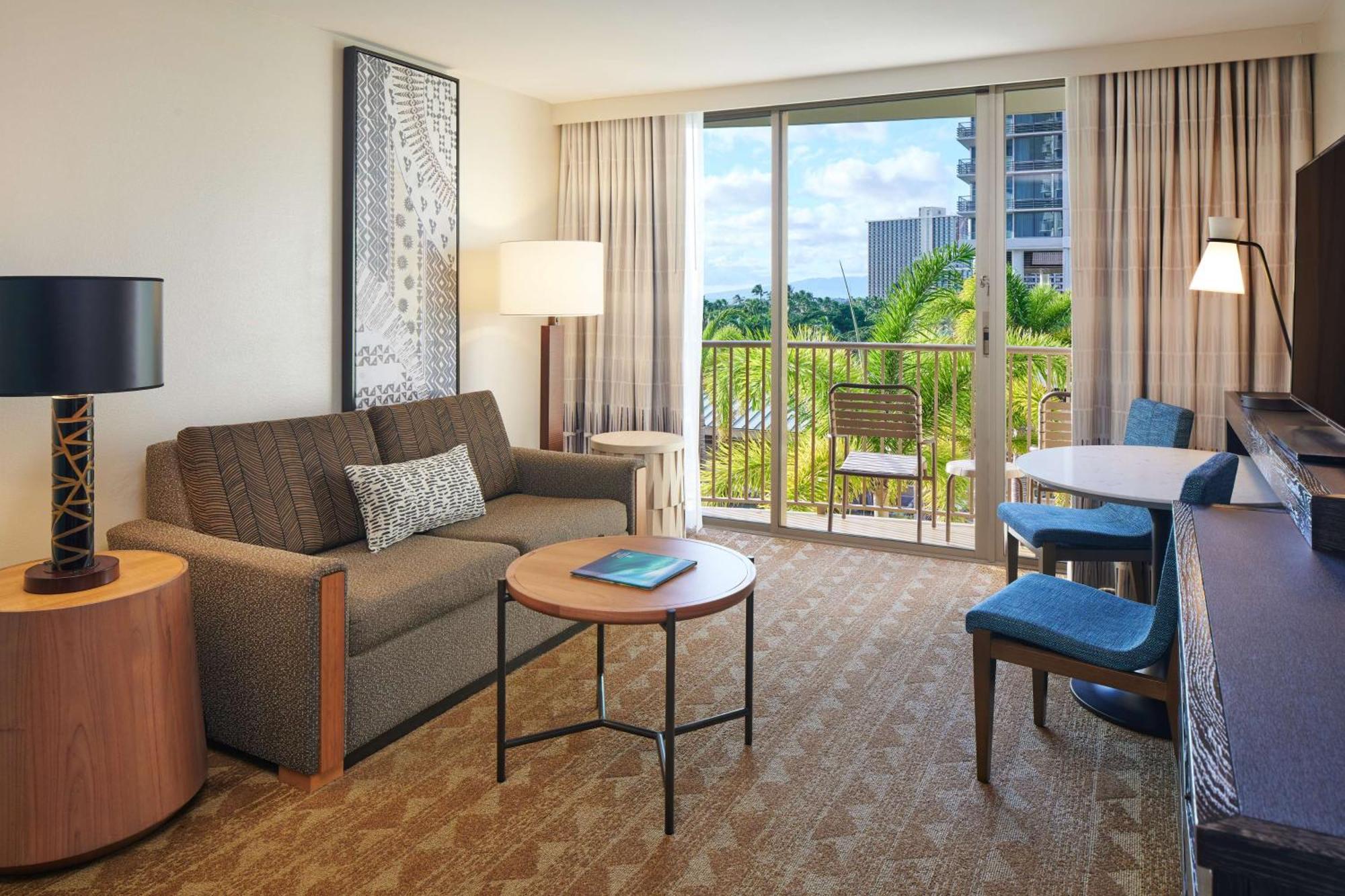 King Suite Pool View