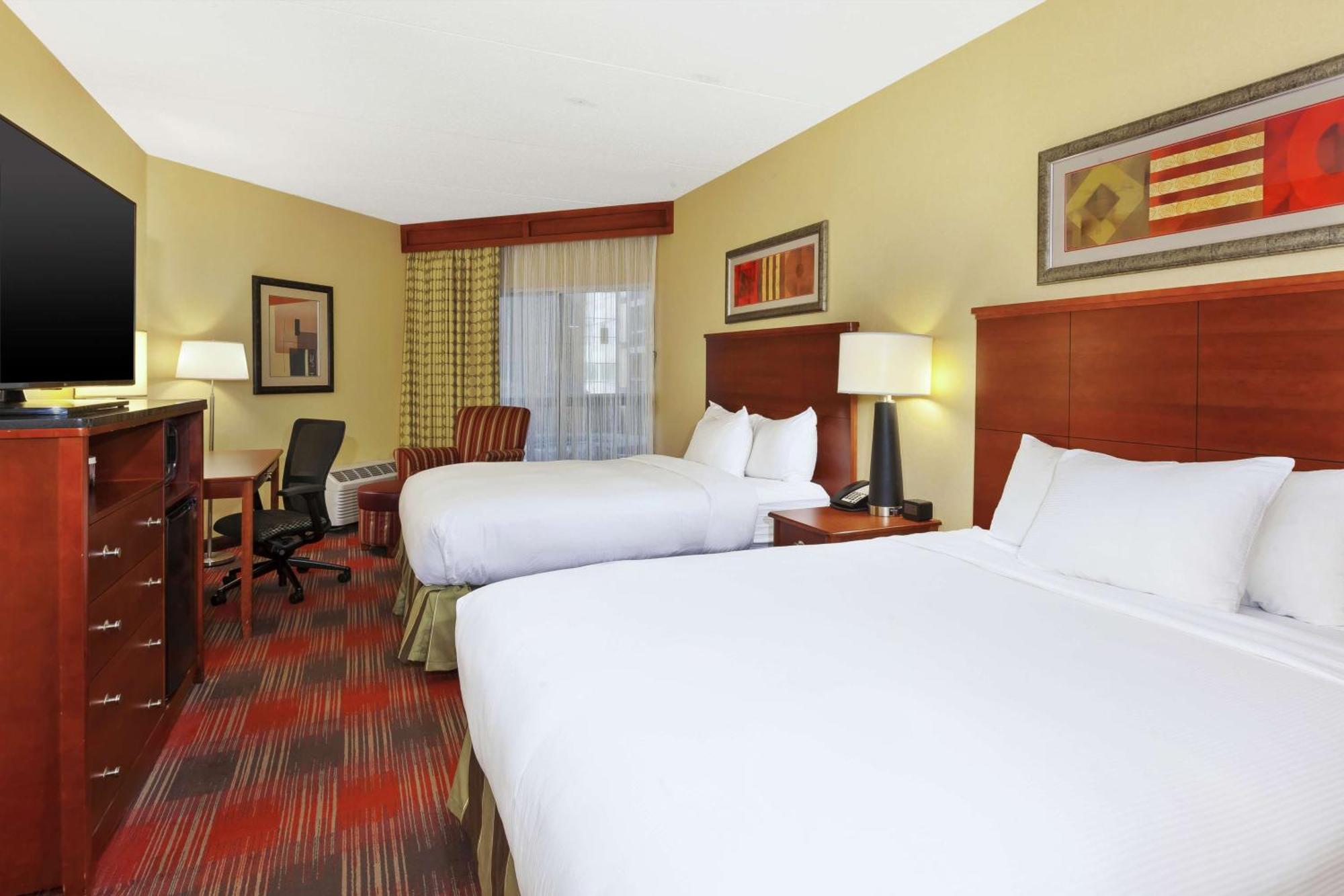 Queen Room Two Queen Beds Indoor Balcony
