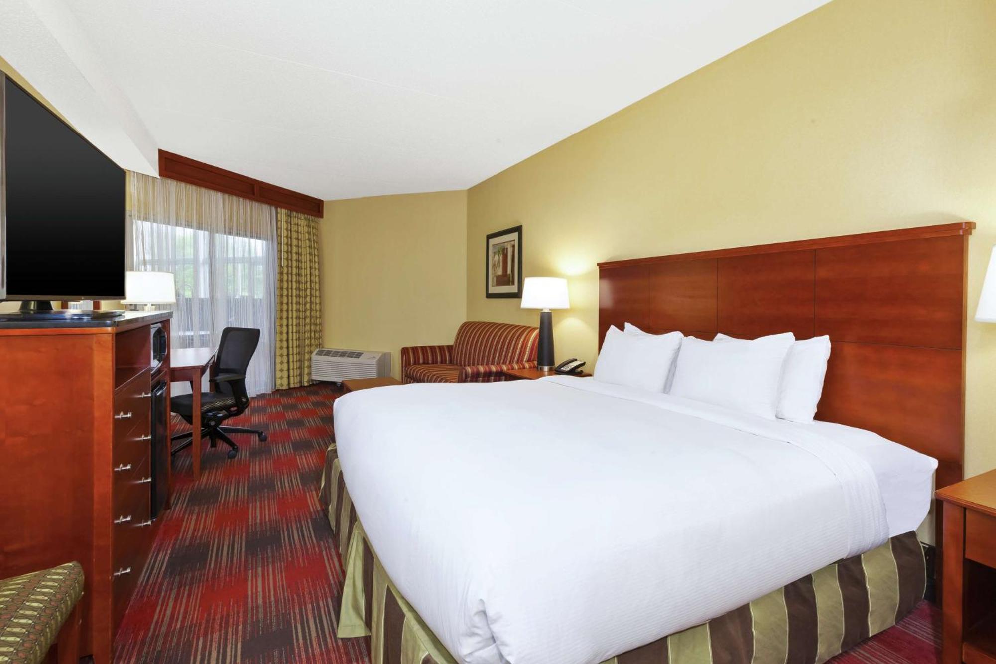 King Room Direct Pool Access