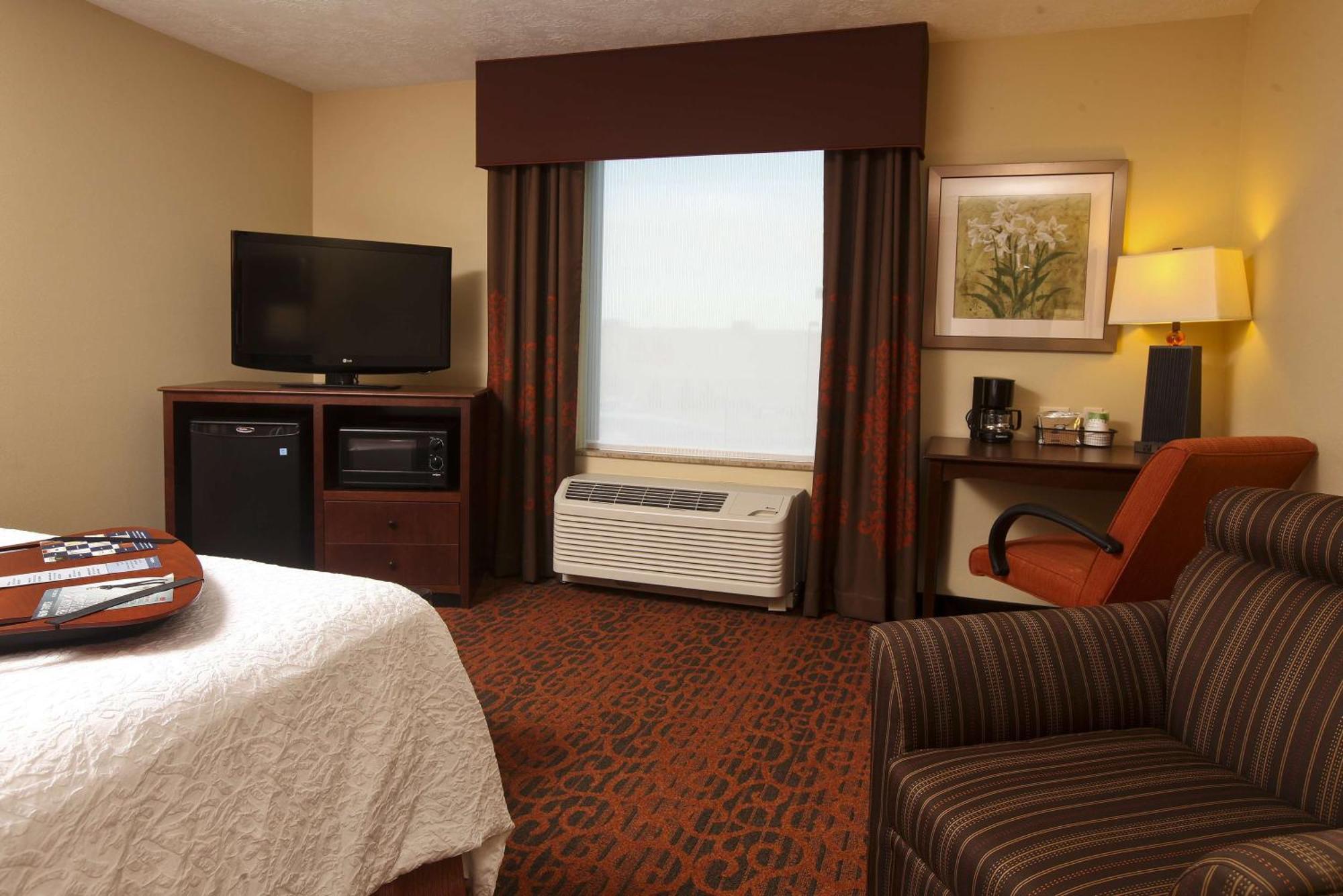 King Room Accessible Tub Mobility Hearing Access or Non-Smoking,1282706107:JPEG