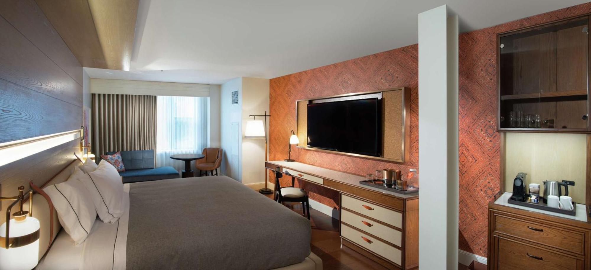 Deluxe King Room
