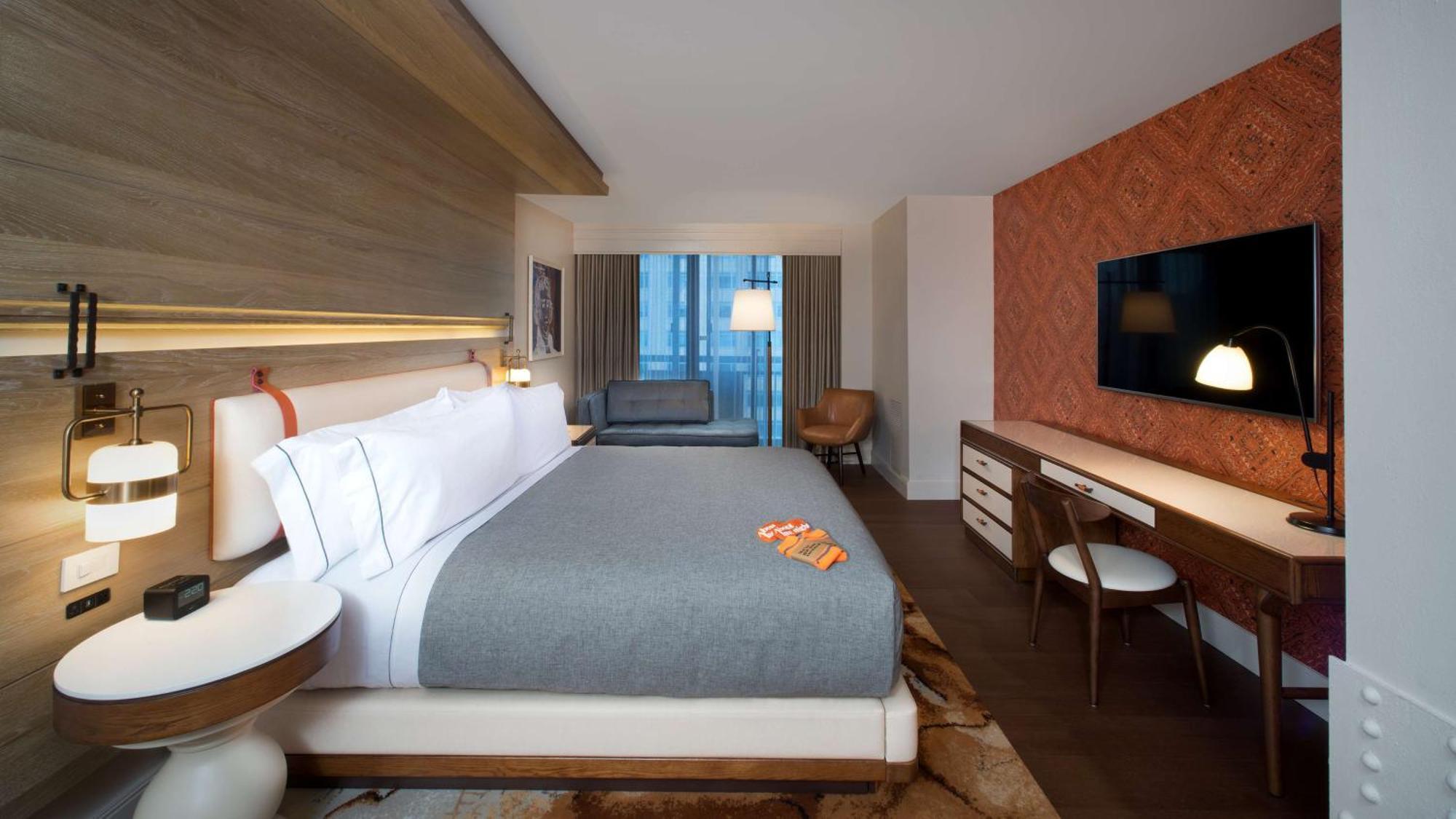 Deluxe King Room Mobility Access