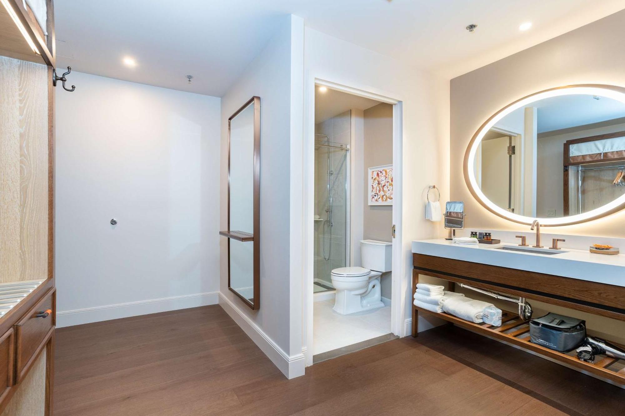 Premium King Room