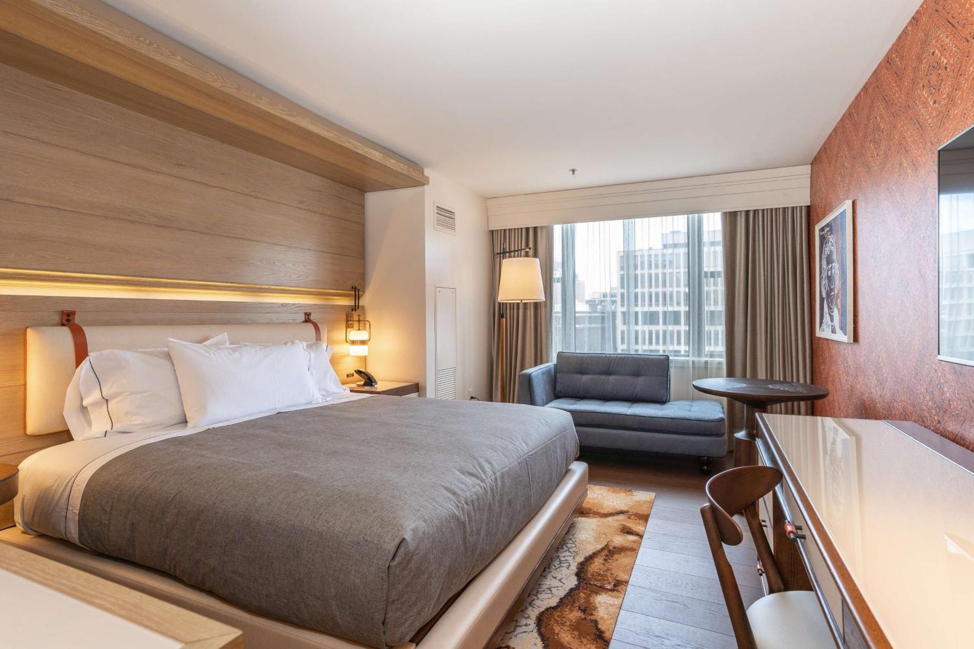 Premium King Room Hearing Access