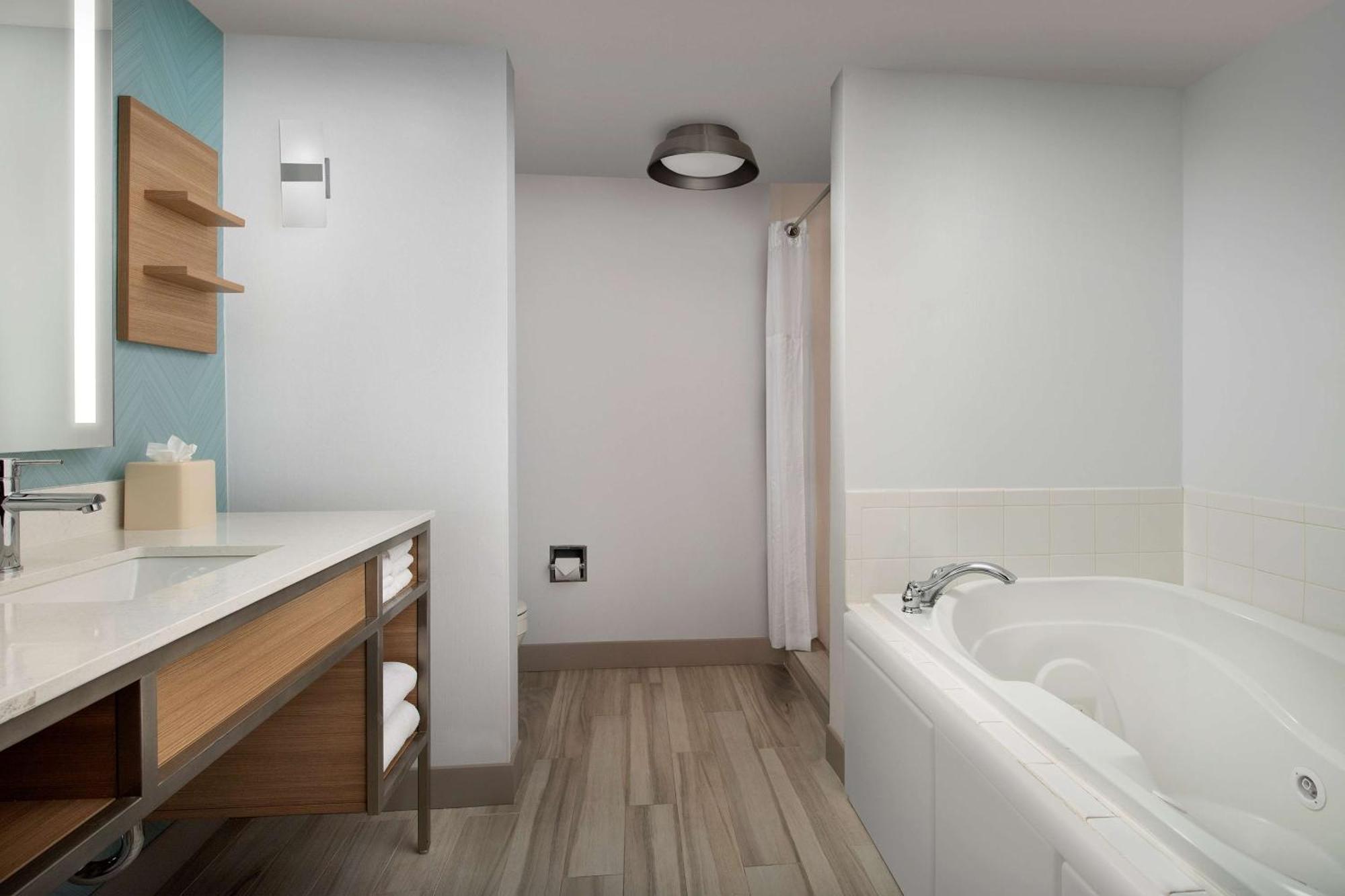 King Room with Whirlpool
