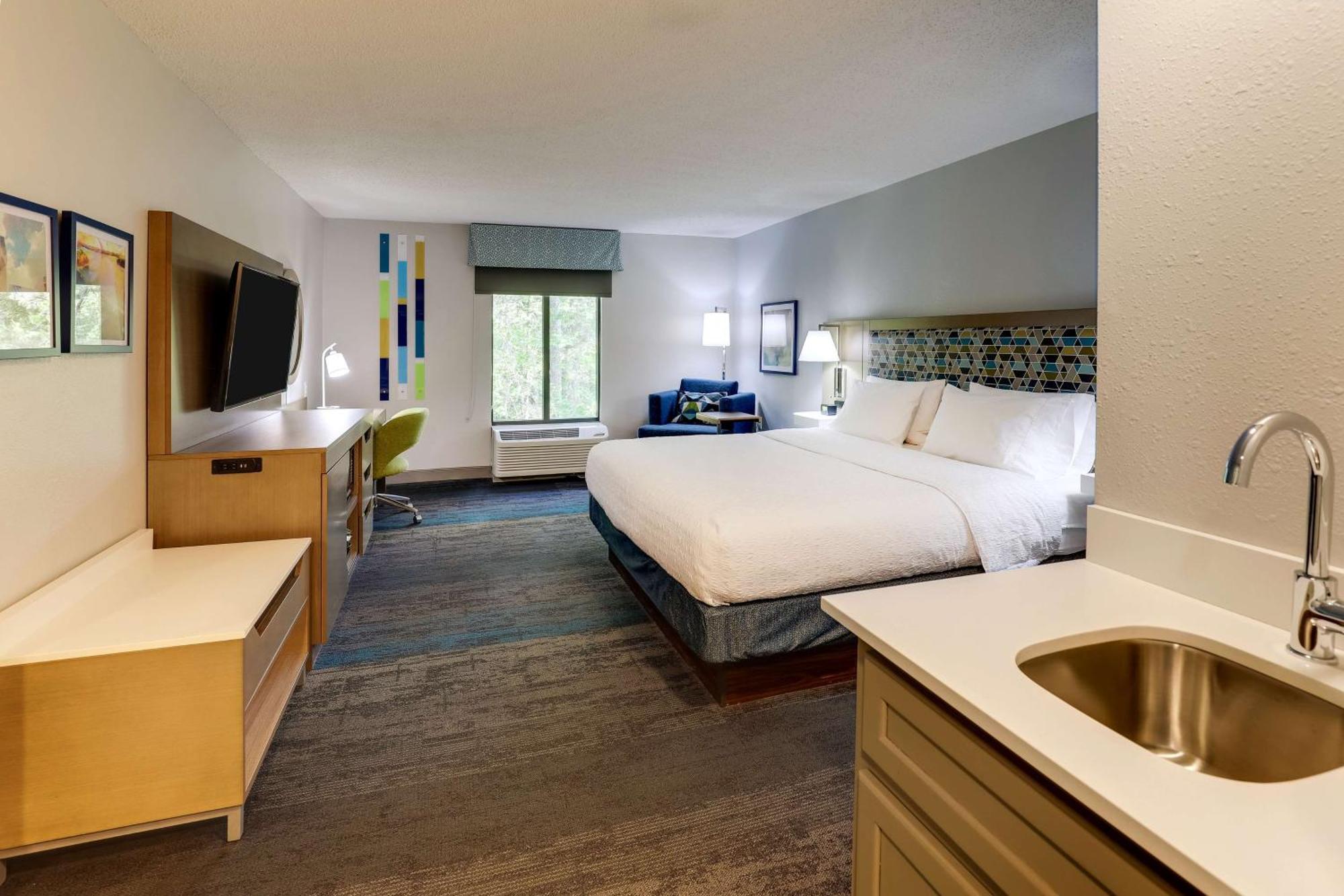 Deluxe King Room with Walk-In Shower