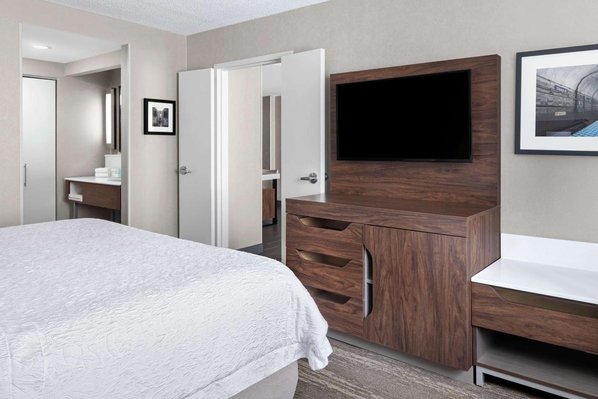 One-Bedroom King Suite,1551706909:JPEG