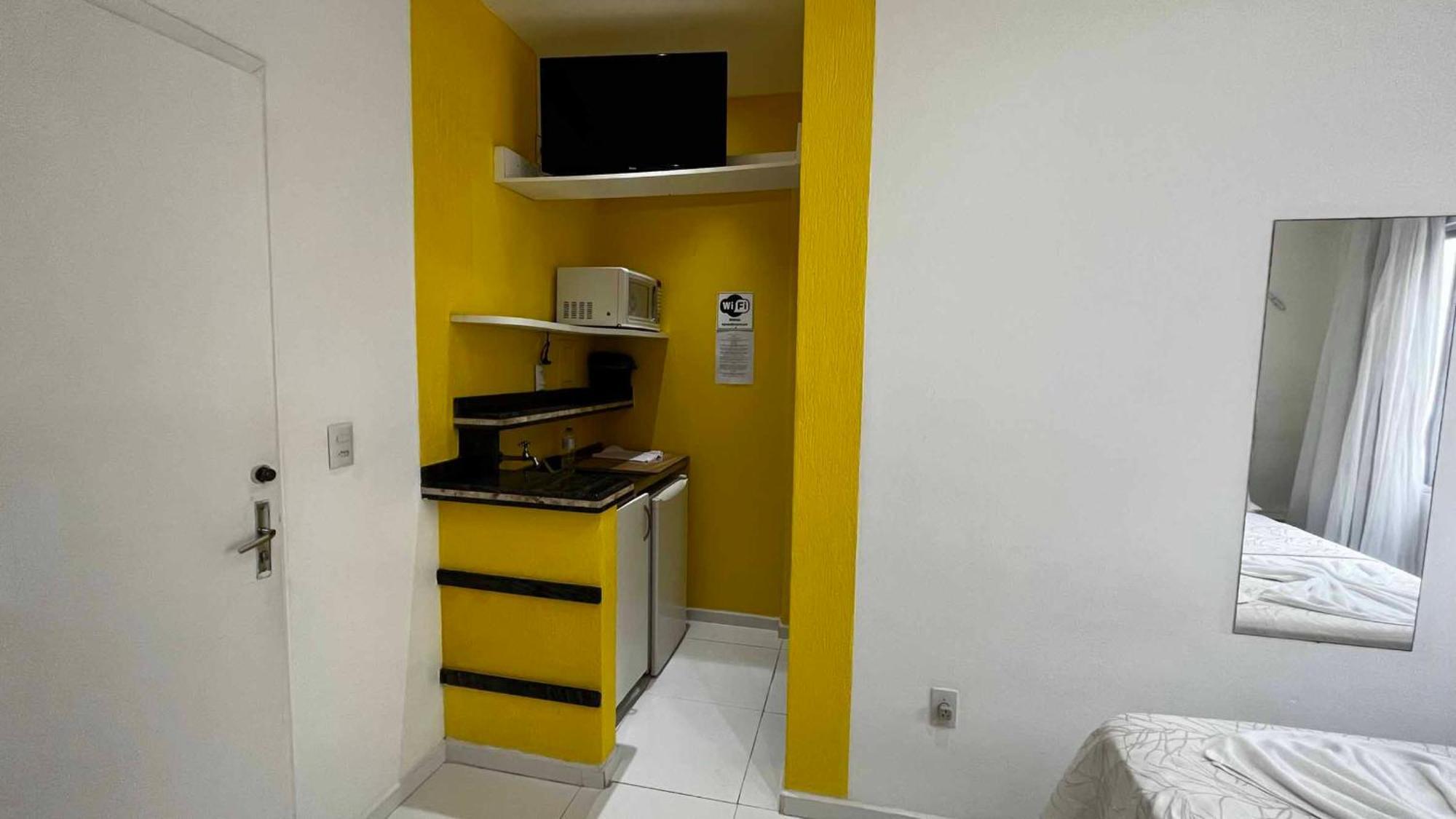 Double Suite Window Side View Mini Kitchen