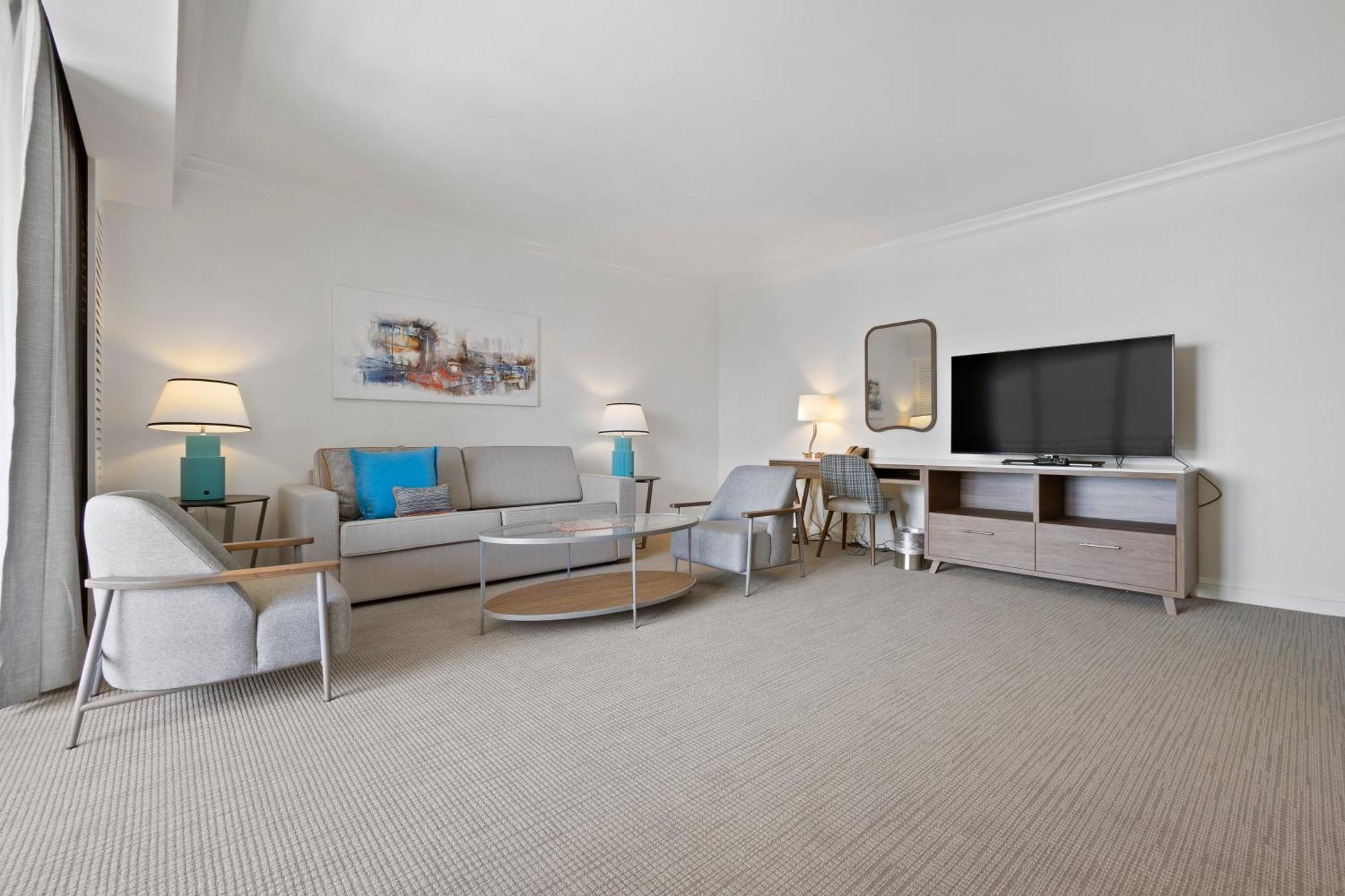 One-Bedroom Suite City View