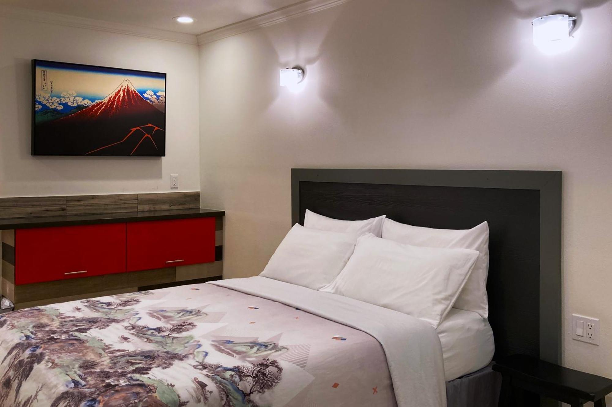 Queen Room