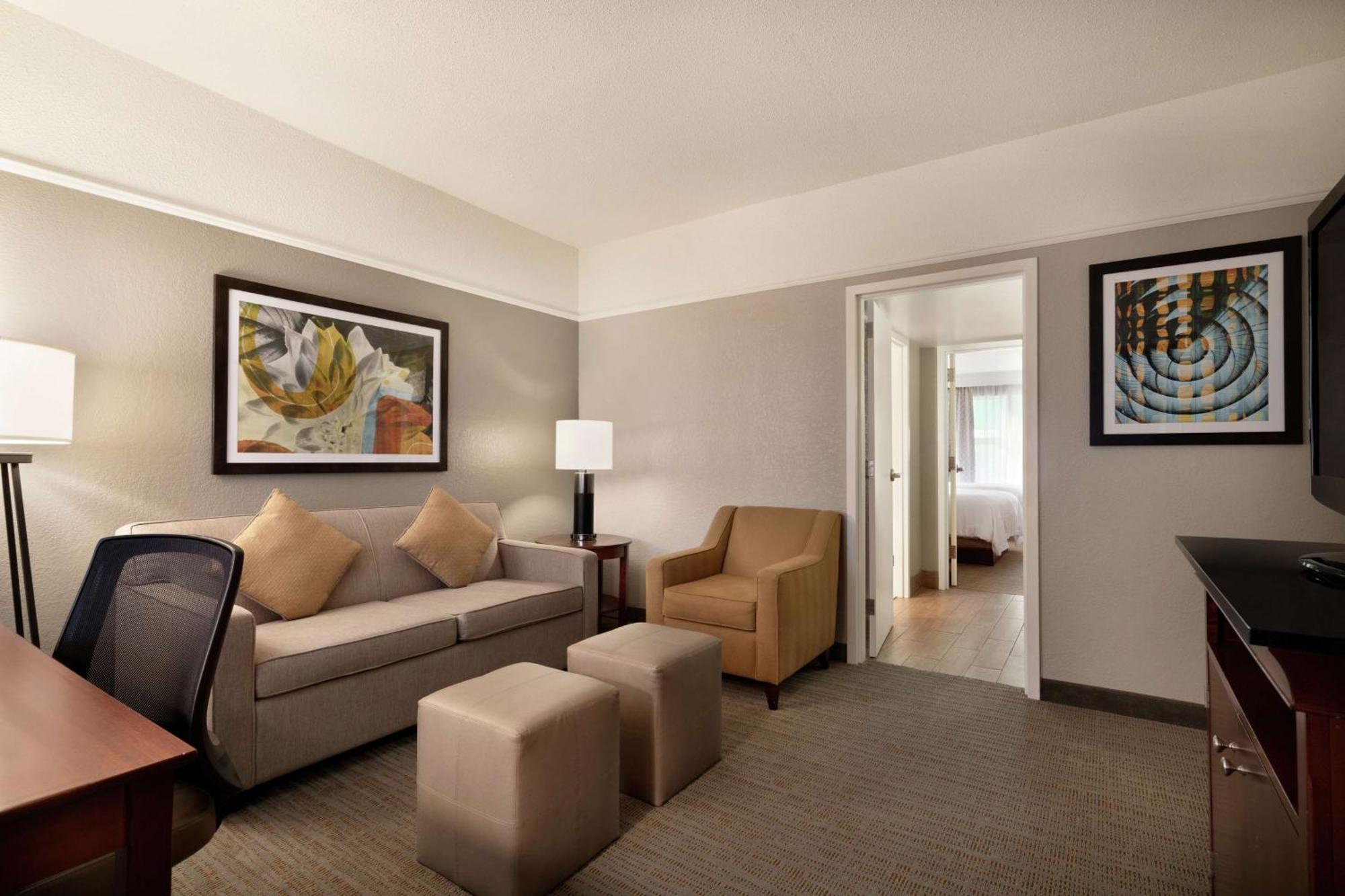 Non-Smoking Double Queen Suite