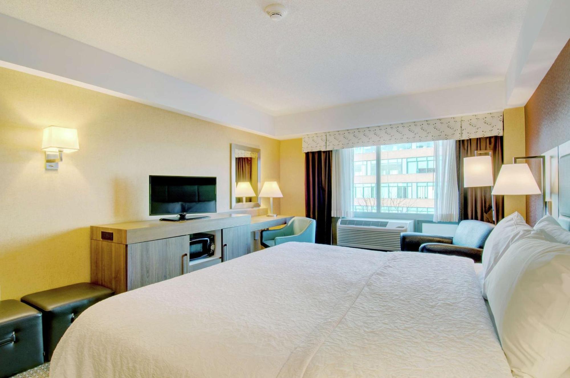 King Room King Bed Non-Smoking,1551953524:JPEG