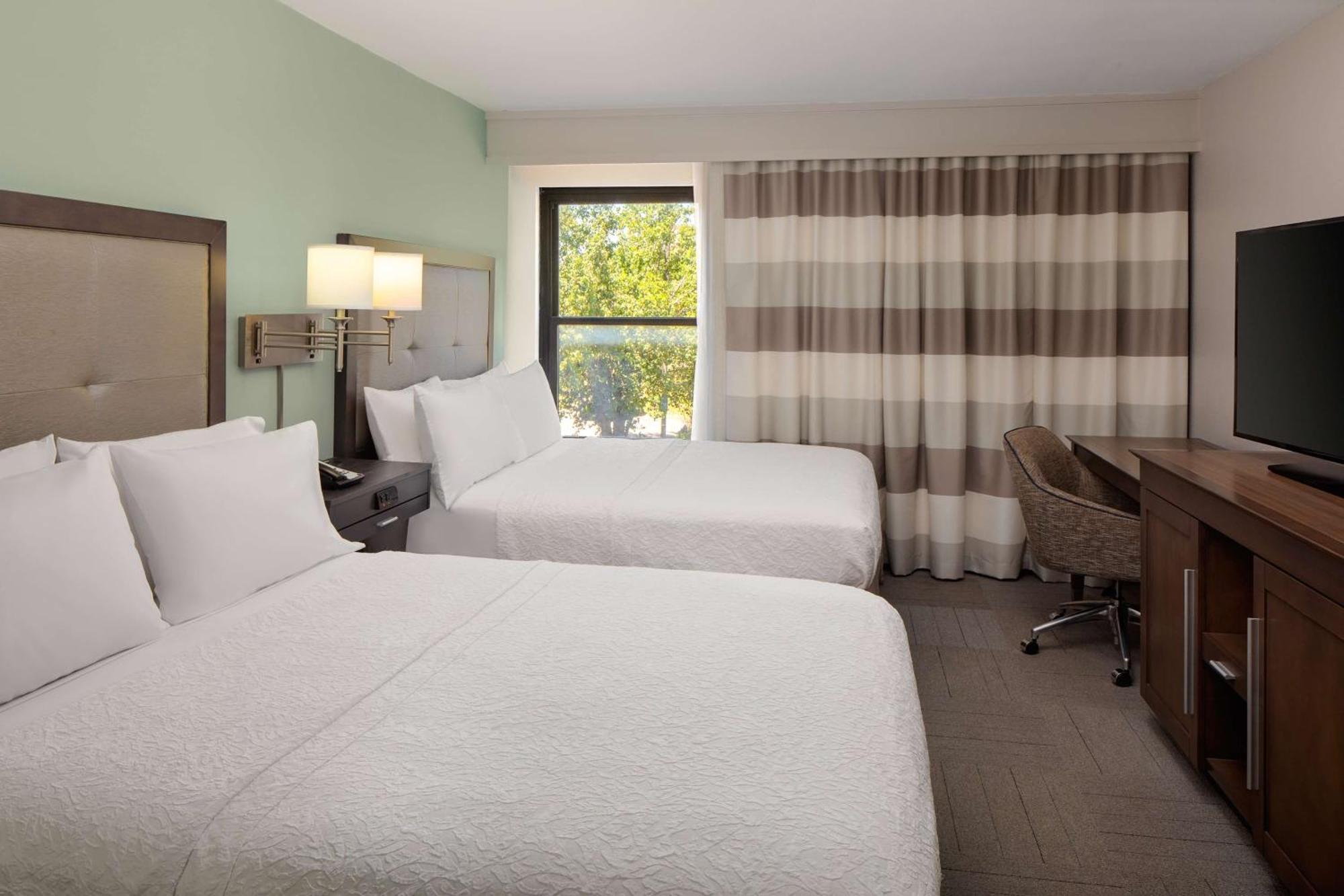 One-Bedroom Queen Suite Two Queen Beds Non-Smoking,1551955750:JPEG
