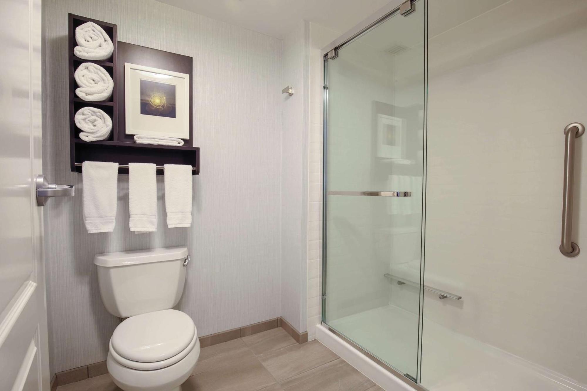 King Studio Suite Shower Non-Smoking,1551960571:JPEG