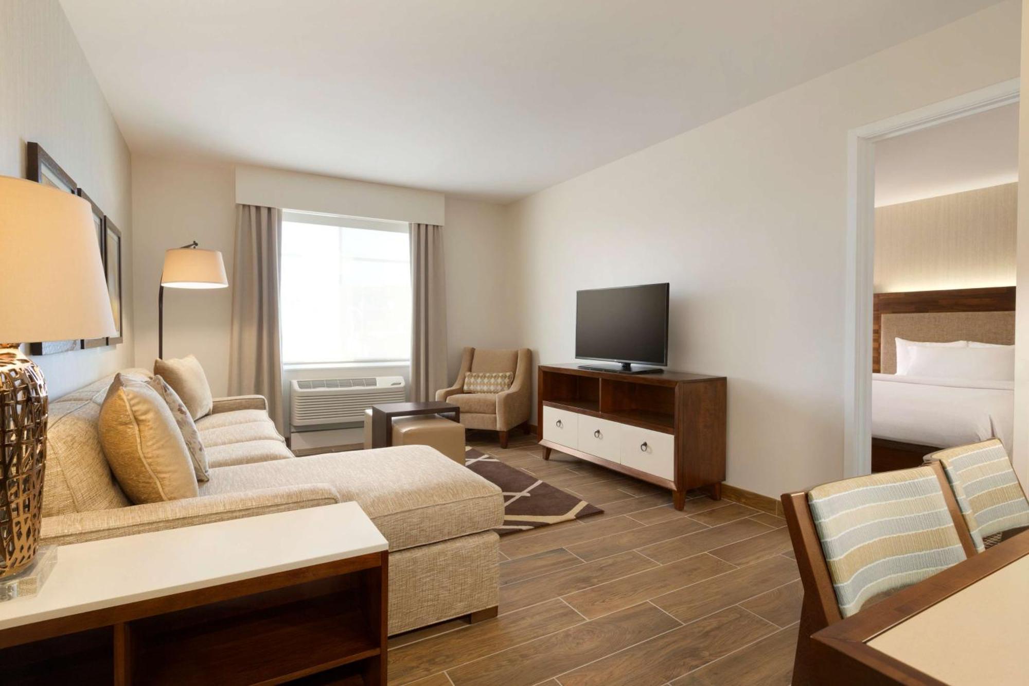 One-Bedroom Queen Suite Two Queen Beds Non-Smoking