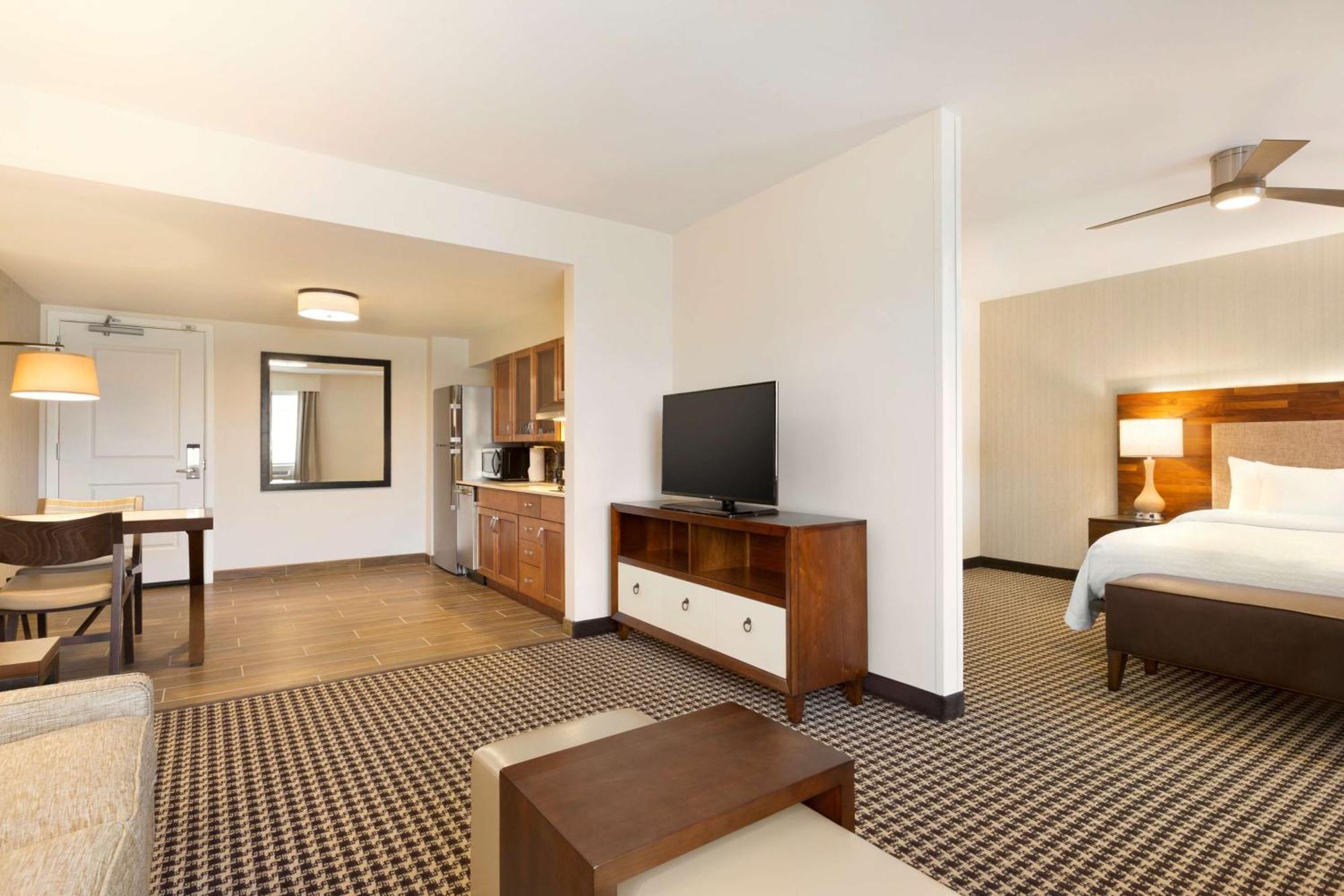 King Studio Suite Hearing Access or Non-Smoking
