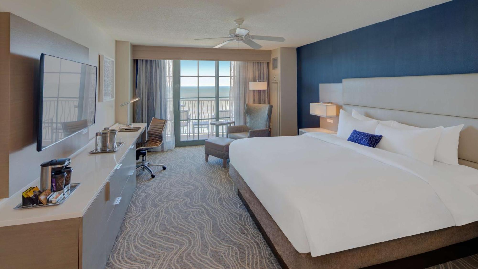 King Room Beachfront View Balcony