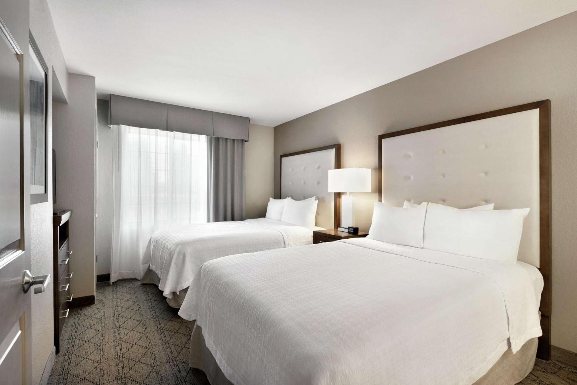 One-Bedroom Suite Two Double Beds Non-Smoking