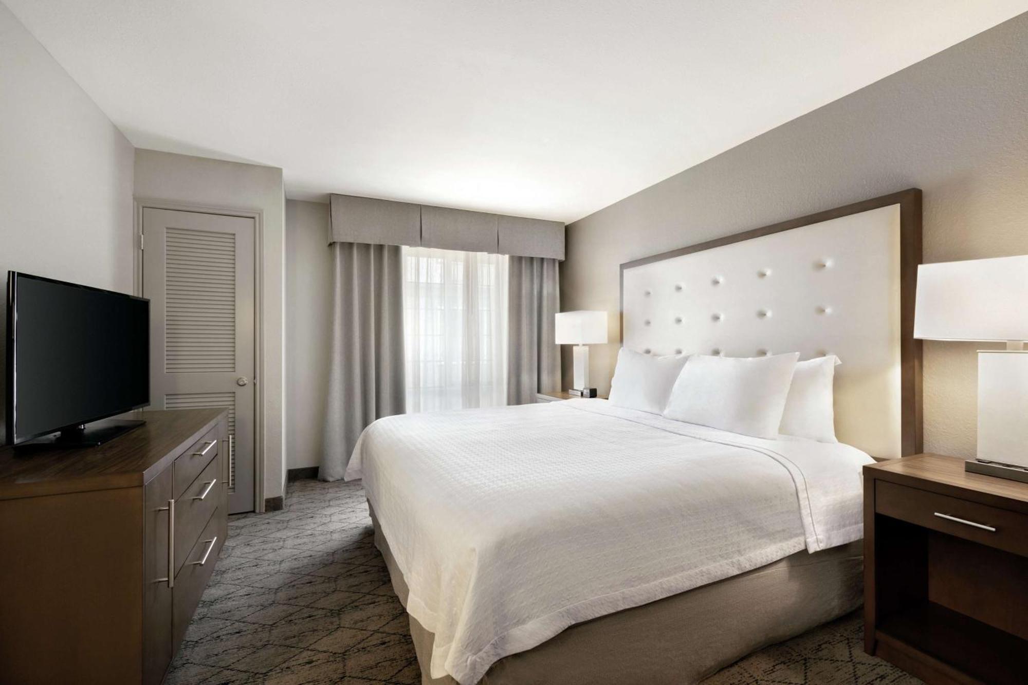 Two-Bedroom Suite Separate Bathrooms Non-Smoking