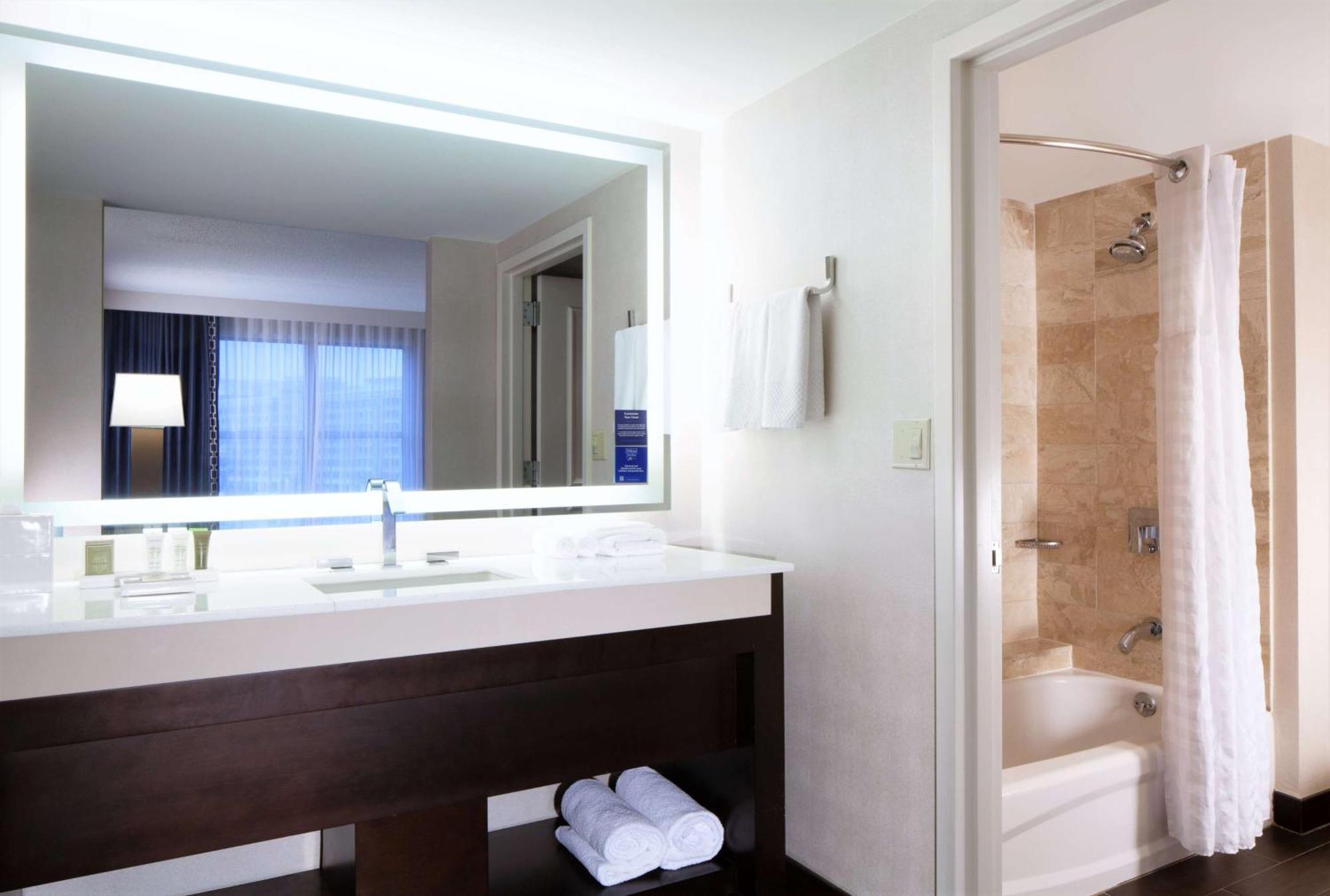 One-Bedroom King Suite,1551999271:JPEG