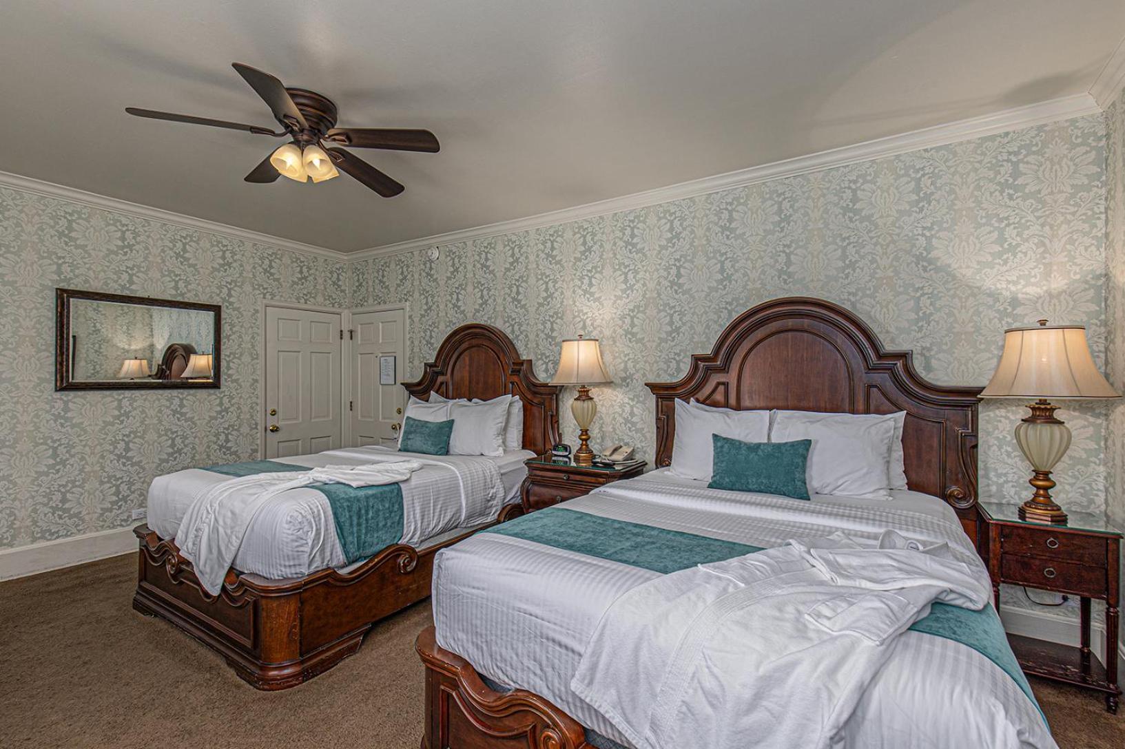 Queen Room Two Queen Beds,1552016731:JPEG