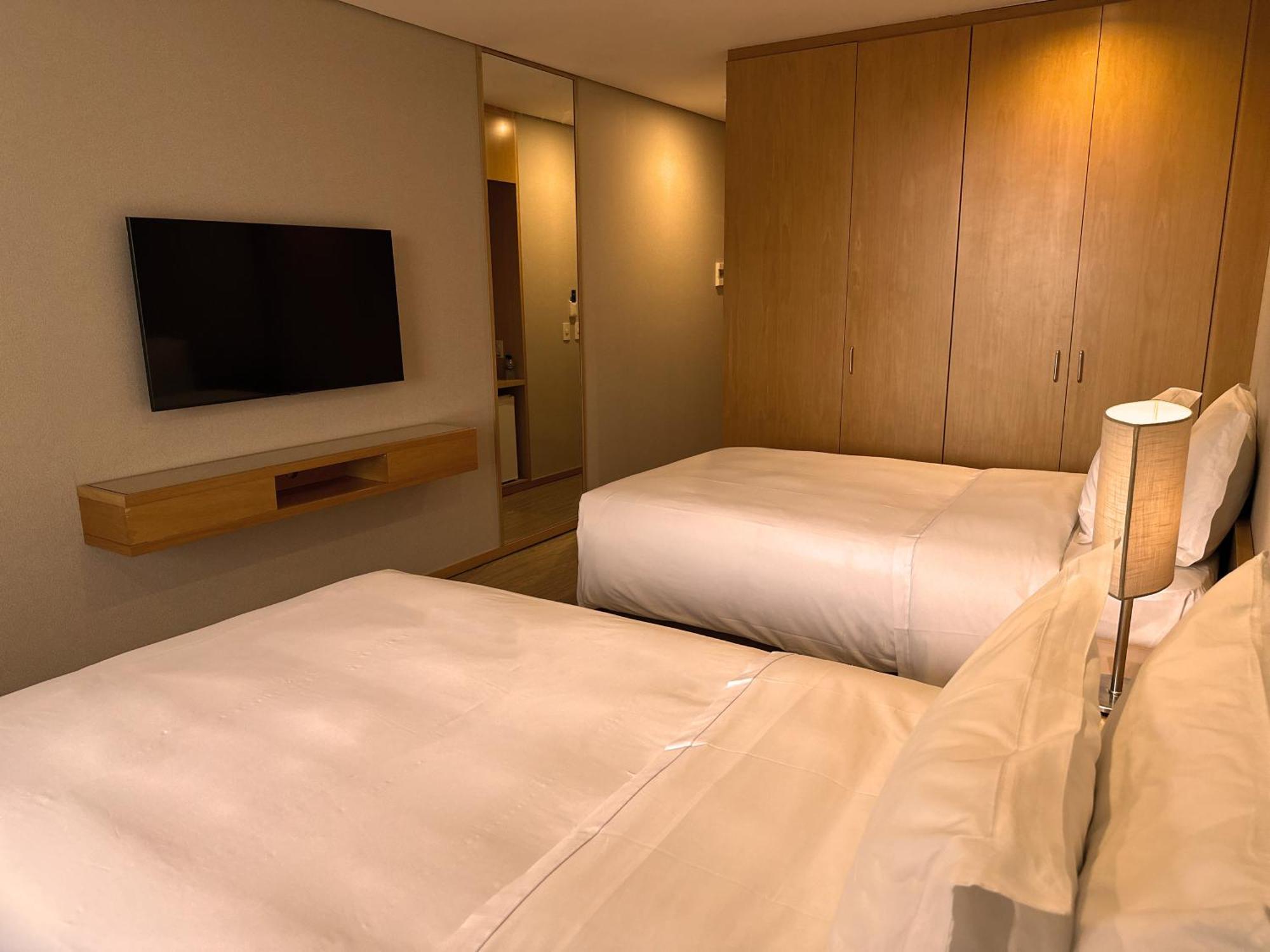 Standard Double Room,1588090557:JPEG