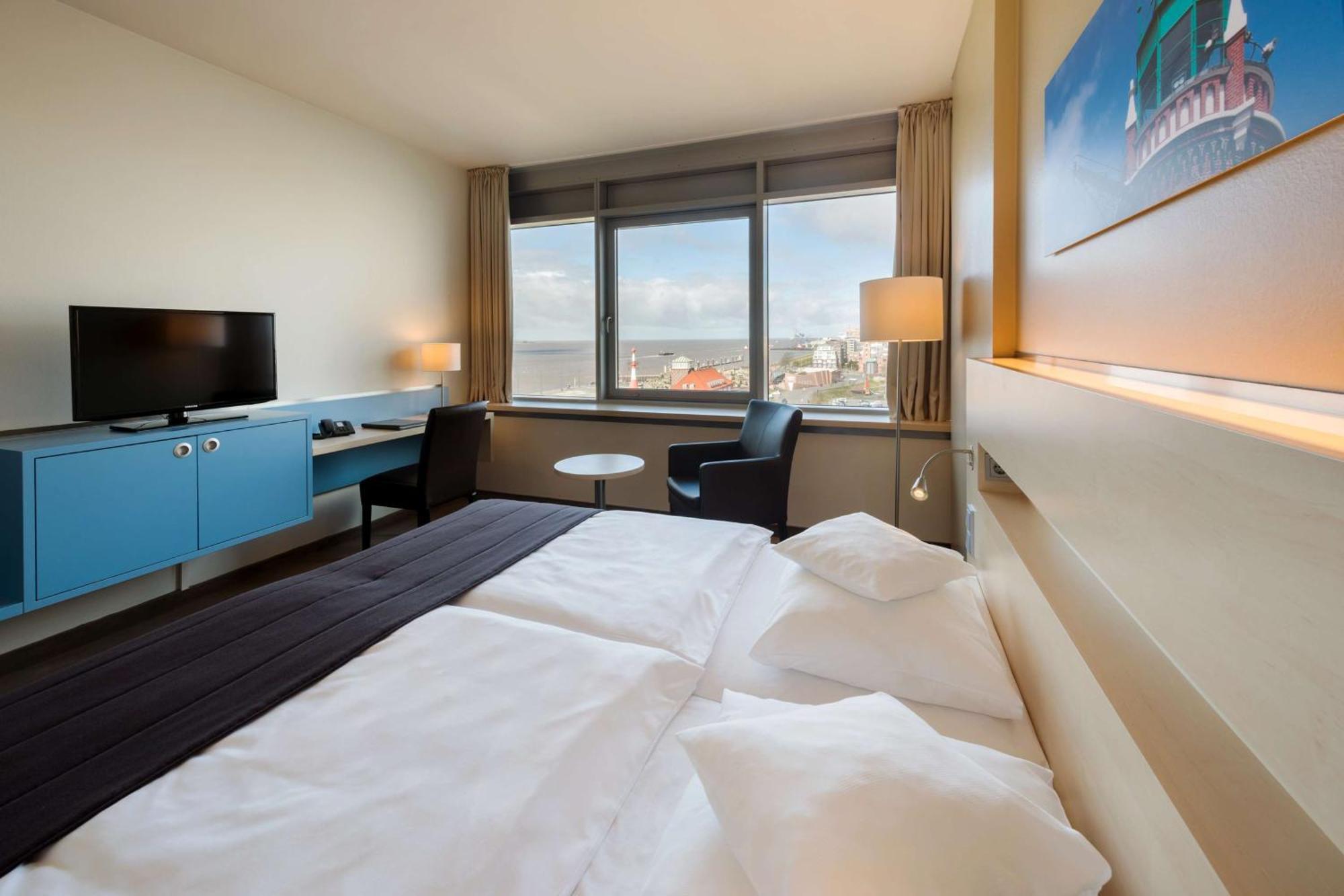 Superior Doppelzimmer mit seitlichem Blick auf die Weser