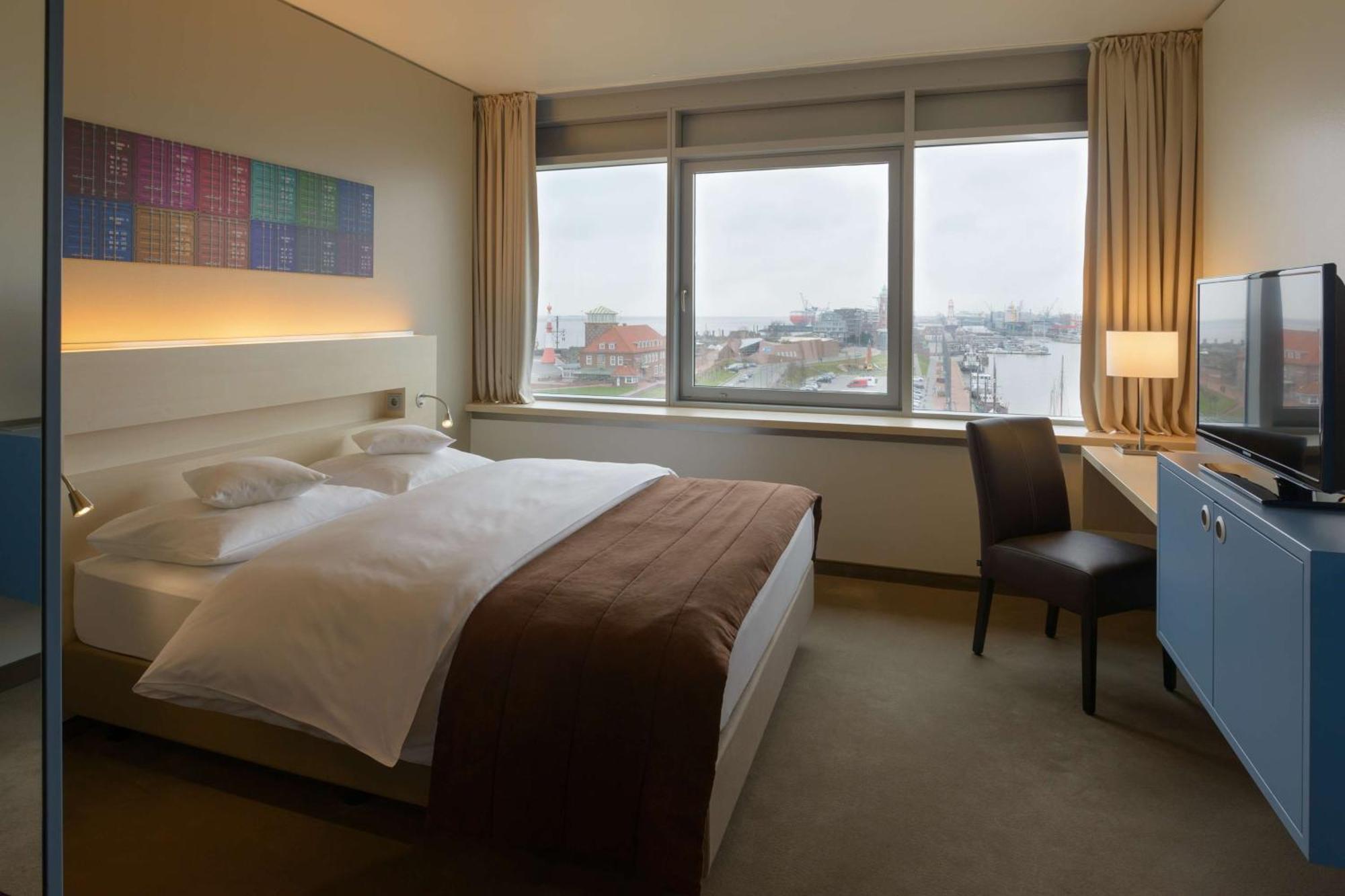 Comfort Queensize Zimmer mit seitlichem Blick auf die Weser