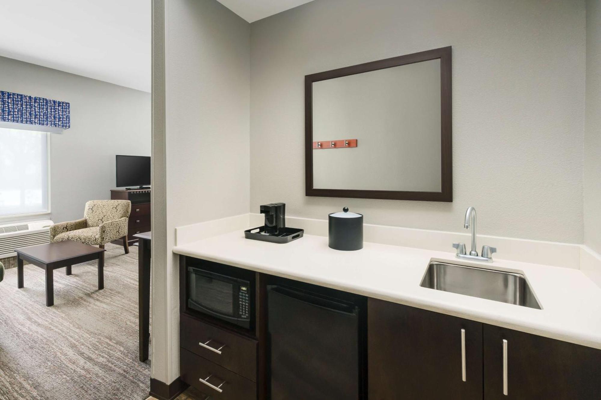 King Studio Suite with Sofa Bed - Non-Smoking