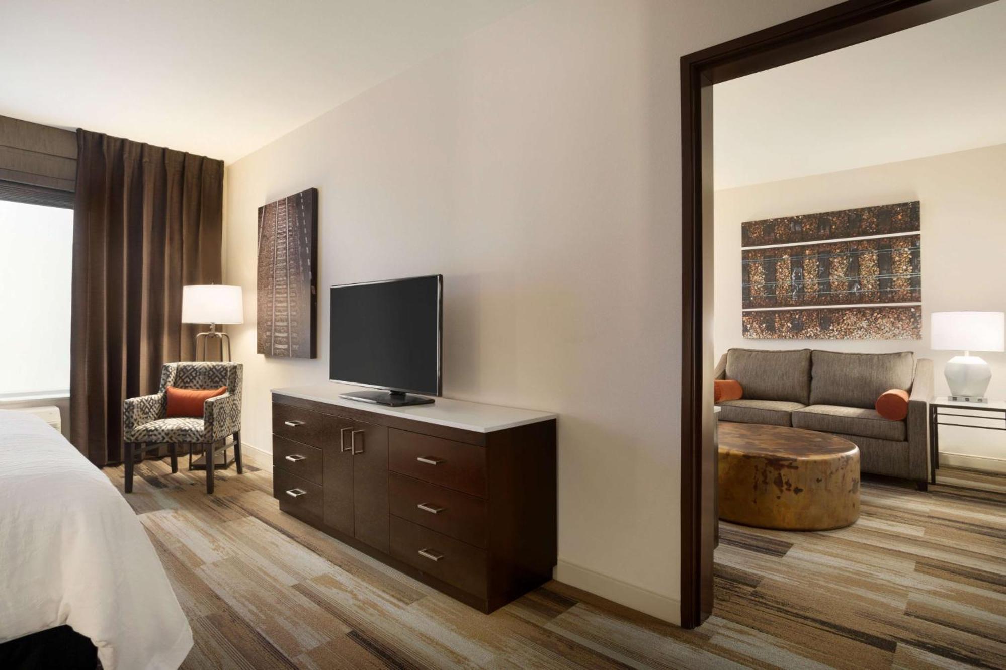 One-Bedroom King Suite,1552130818:JPEG