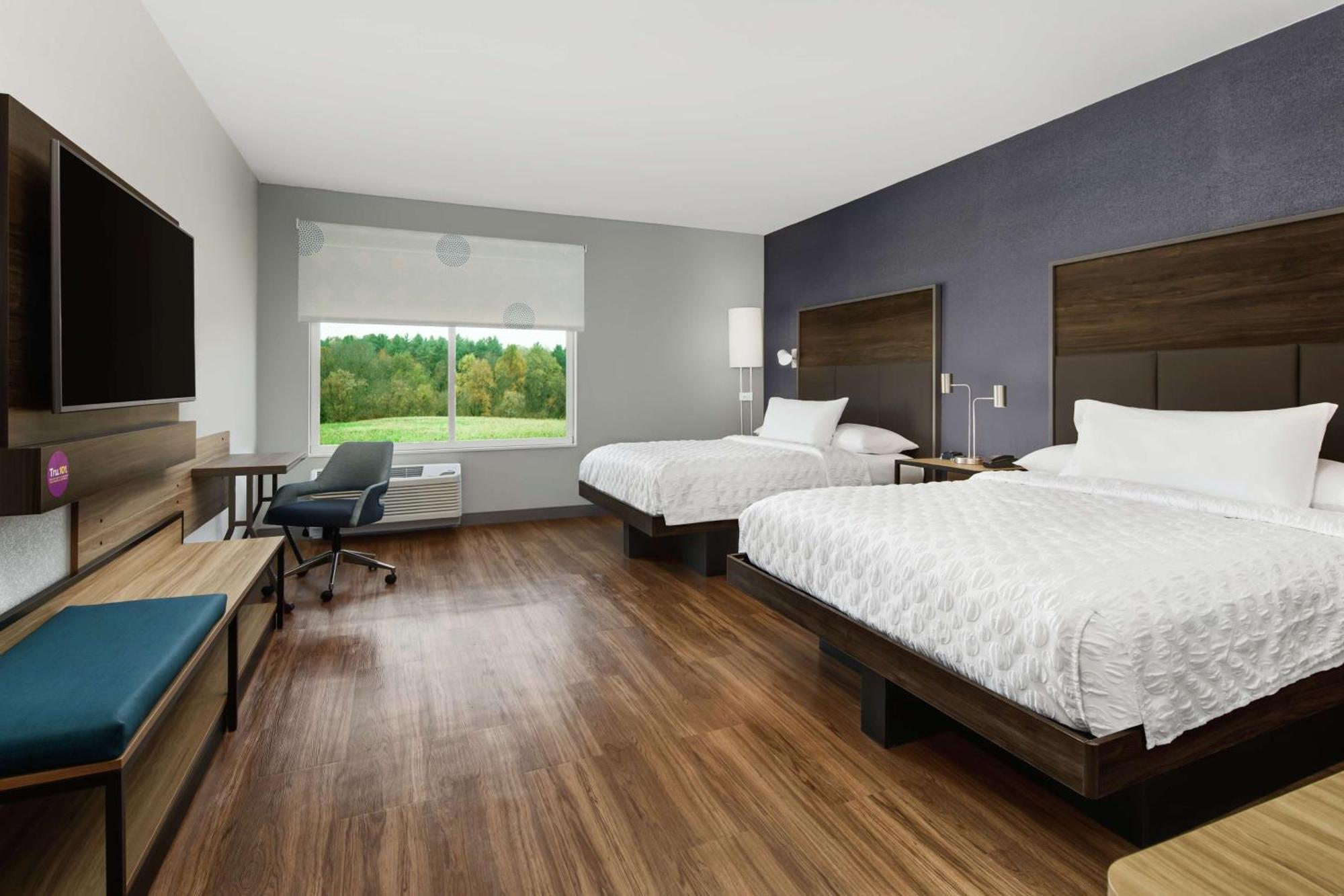 Queen Room Two Queen Beds Hearing Access