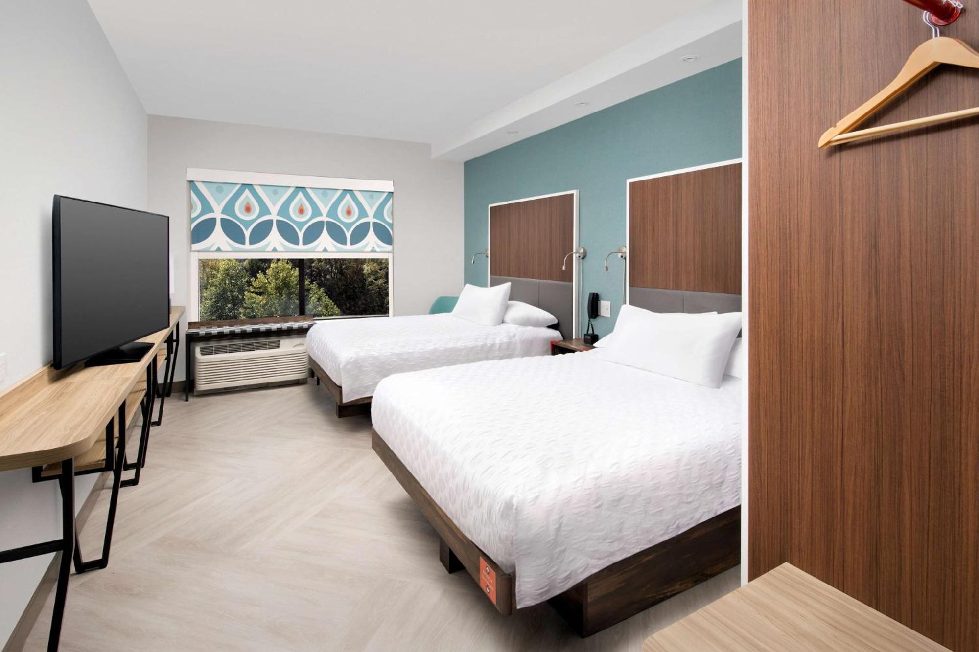 Queen Room Two Queen Beds