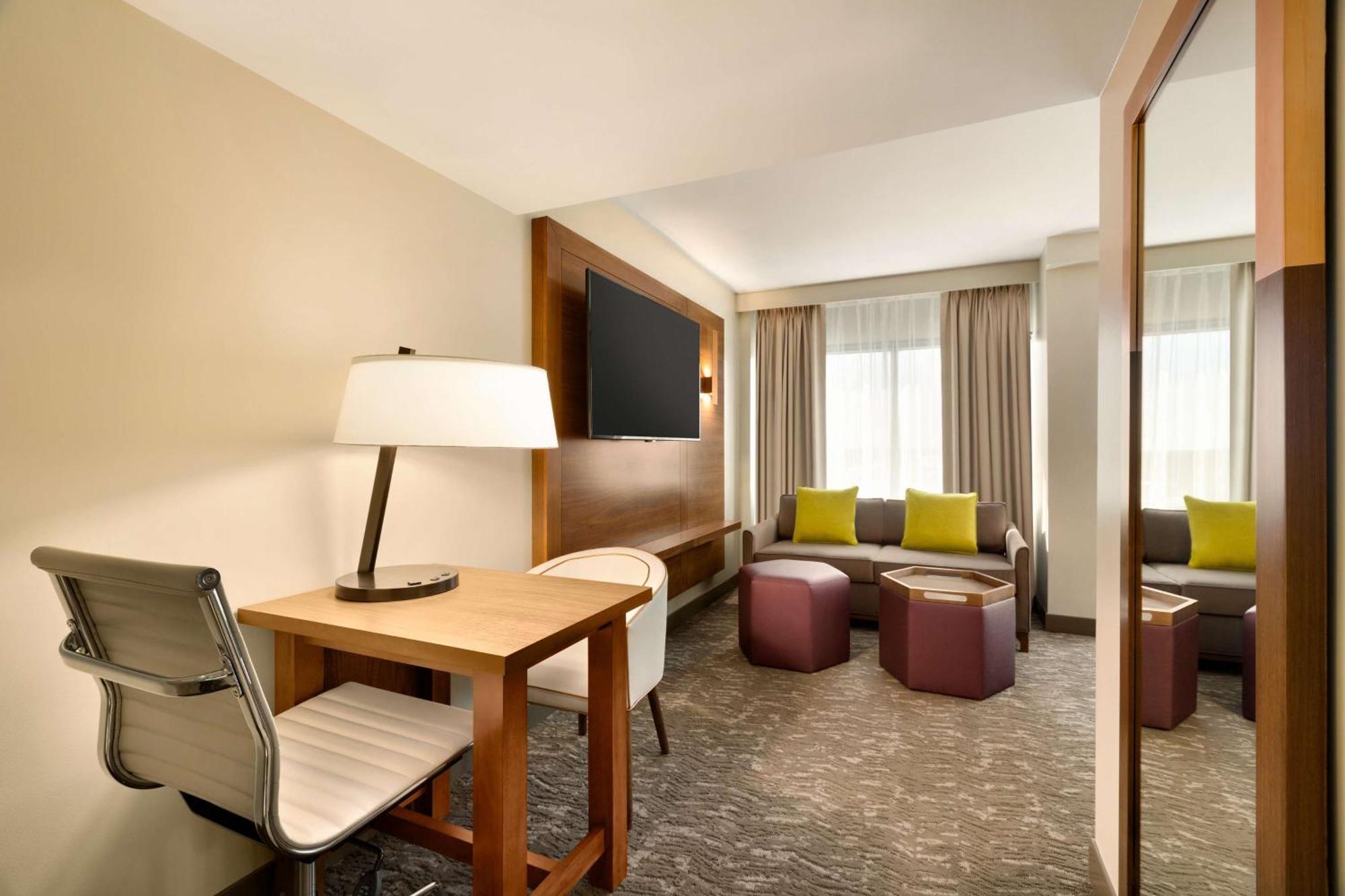King Room,1552141807:JPEG