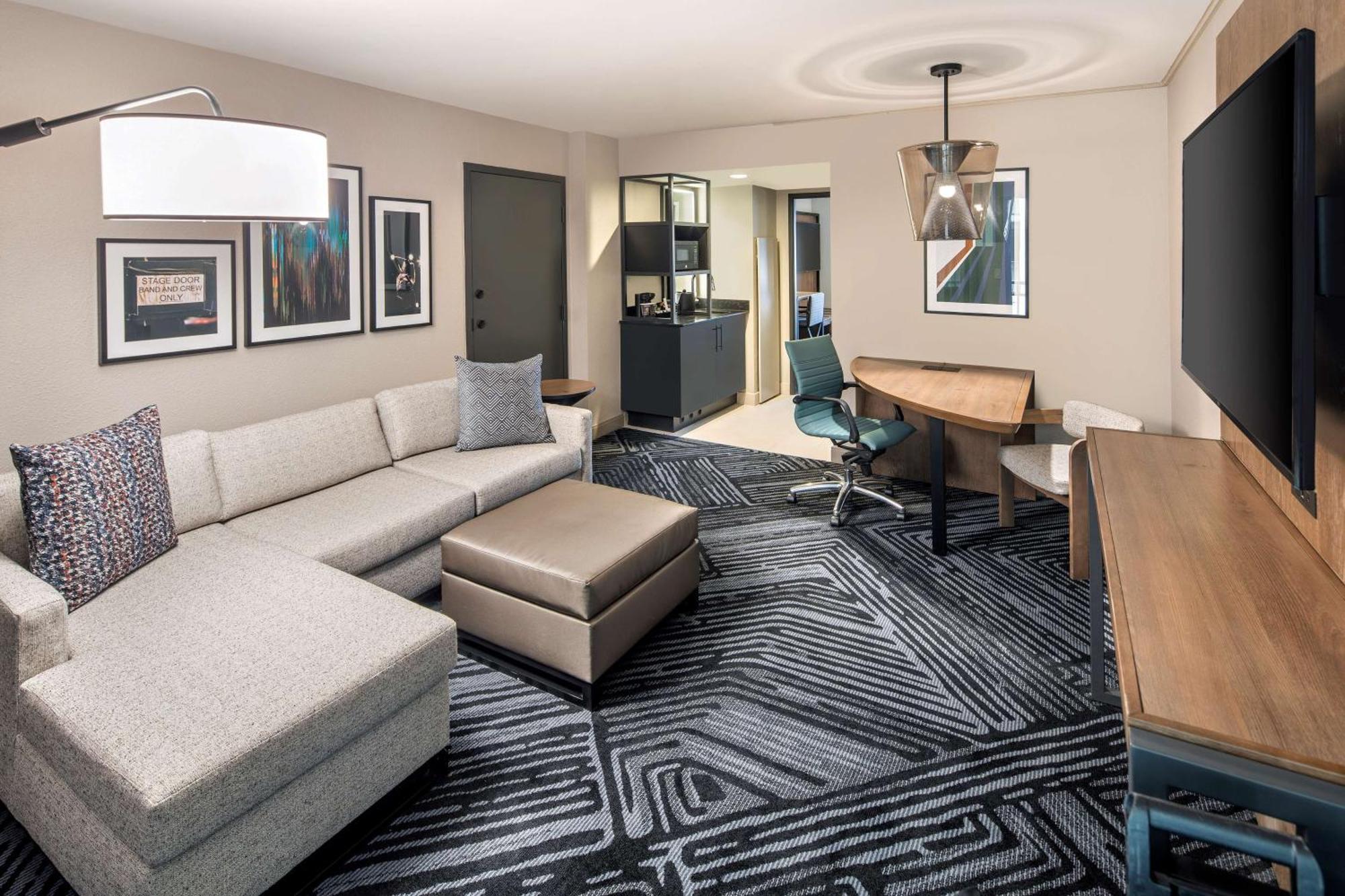 Corner Suite Two Queen Beds