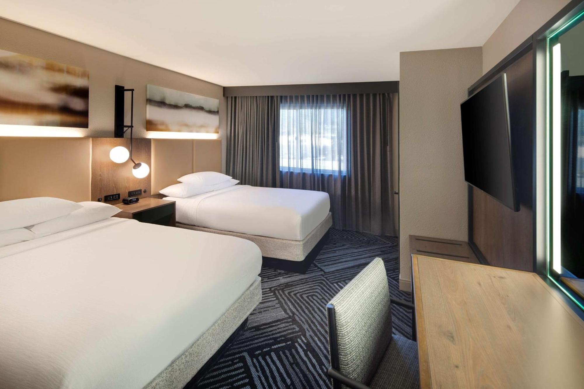 Queen Suite Two Queen Beds