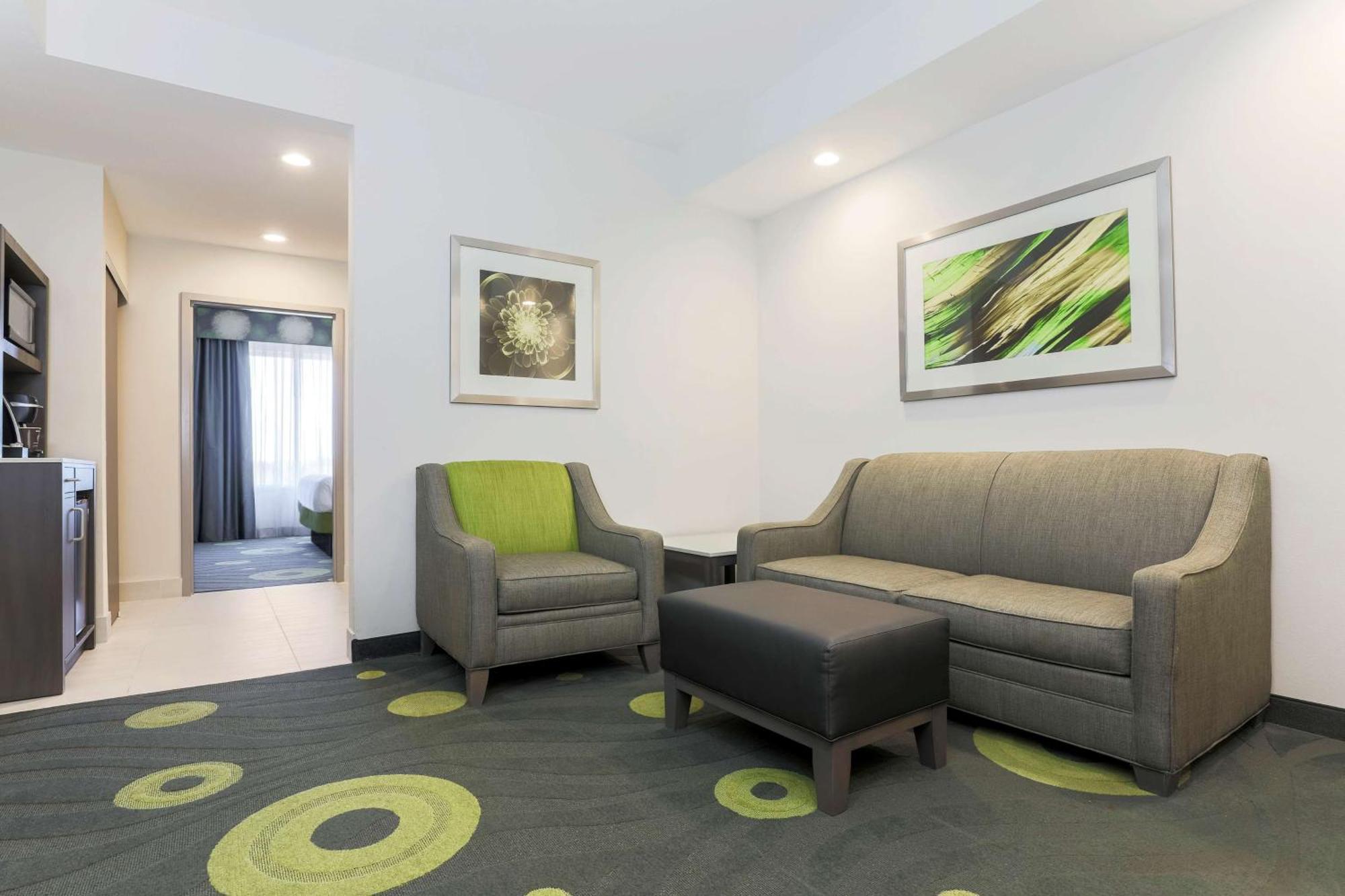 One-Bedroom King Suite,1552147891:JPEG