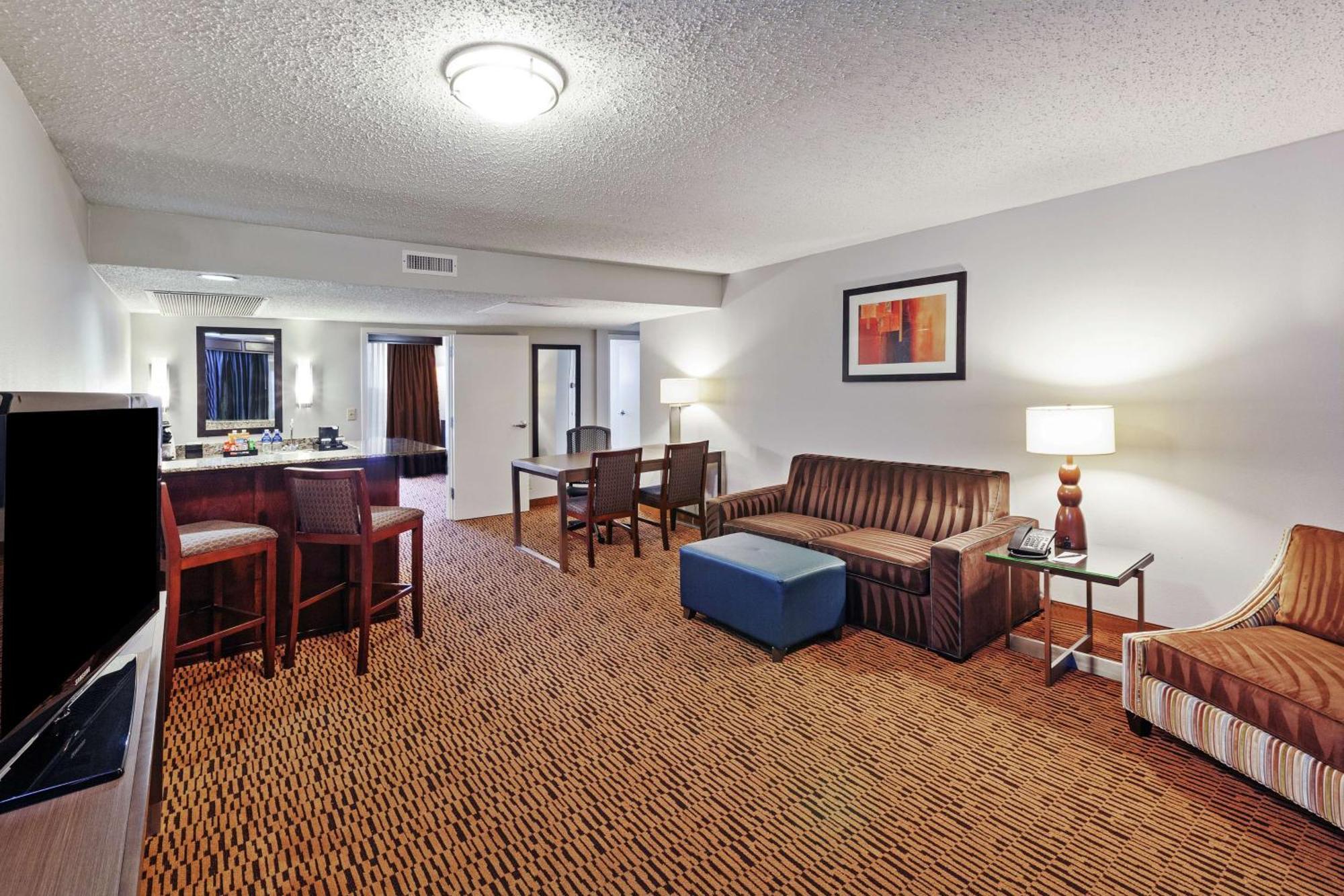 Executive King Suite Room Disability Access Roll Shower Non-Smoking,1709674433:JPEG
