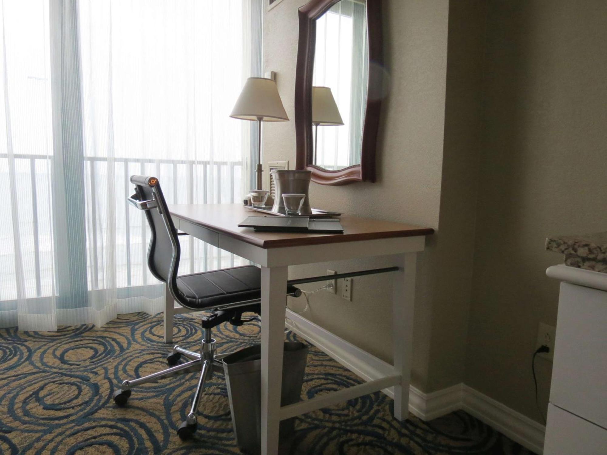 Queen Room Two Queen Beds Ocean View,1552154488:JPEG