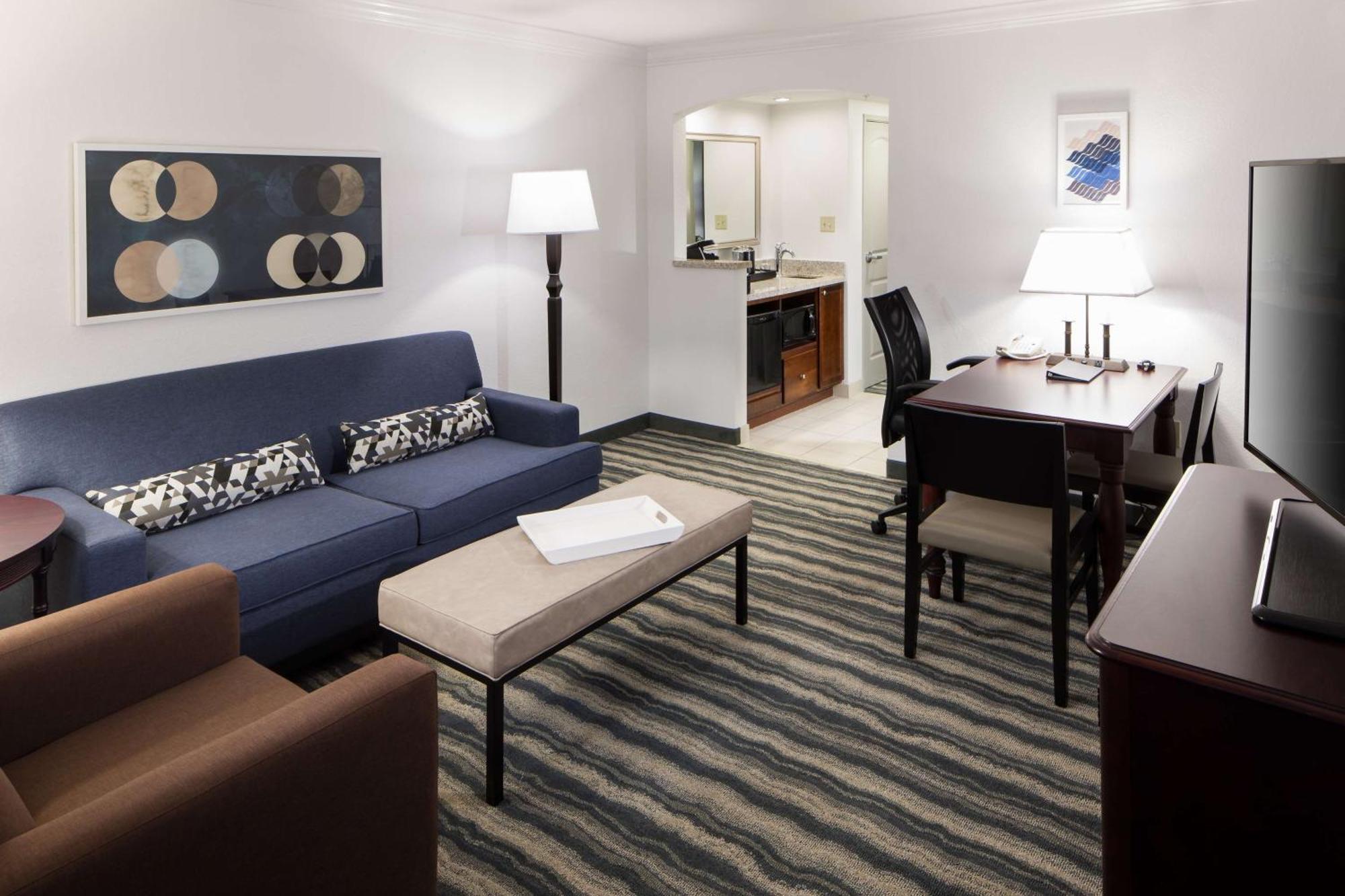Premium King Suite Non-Smoking,1552155142:JPEG